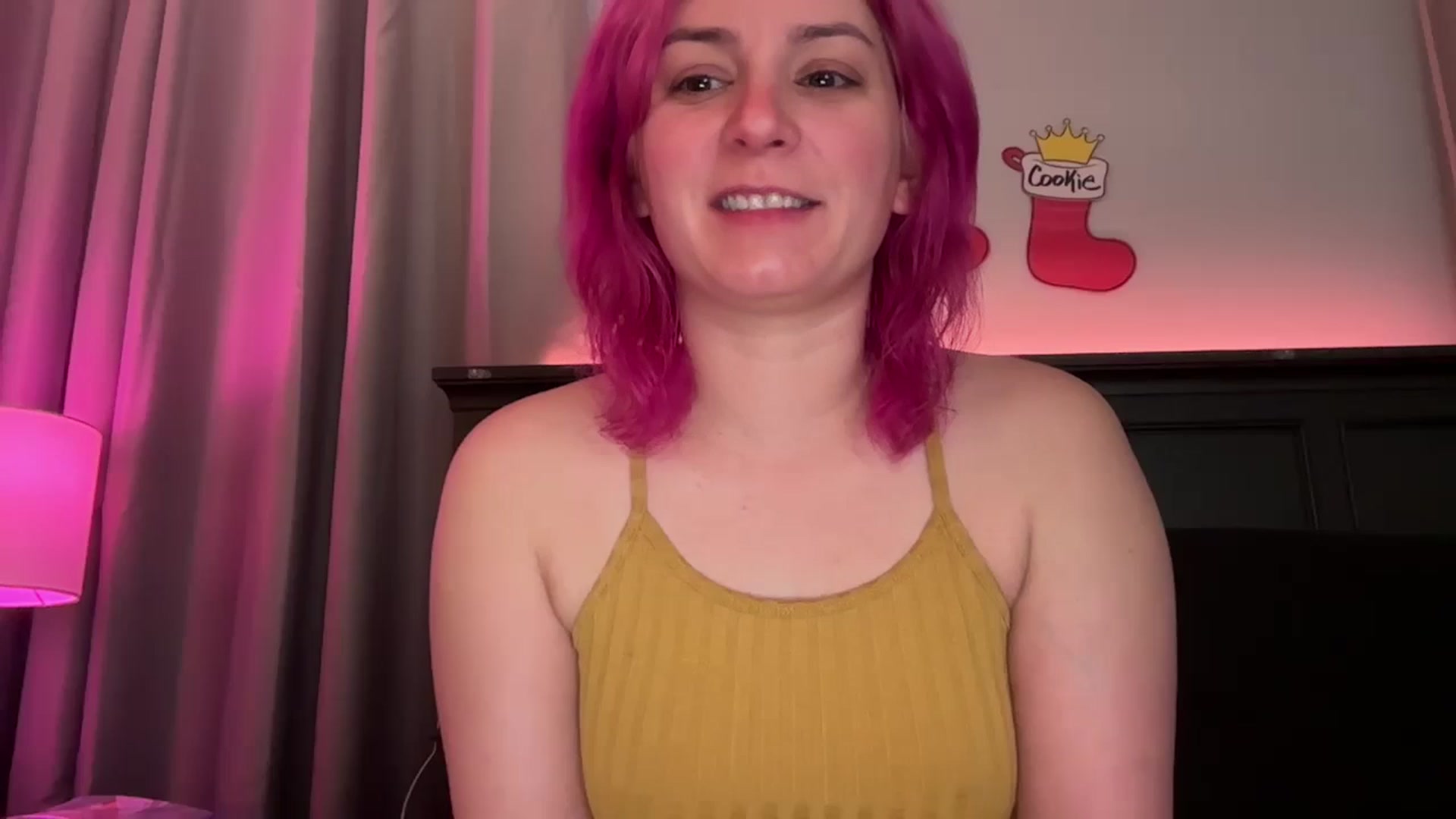 Gallery image thumbnail from EmmyLove's myfreecams stream on, 12/23/2025, 07:41 image 12 of 20