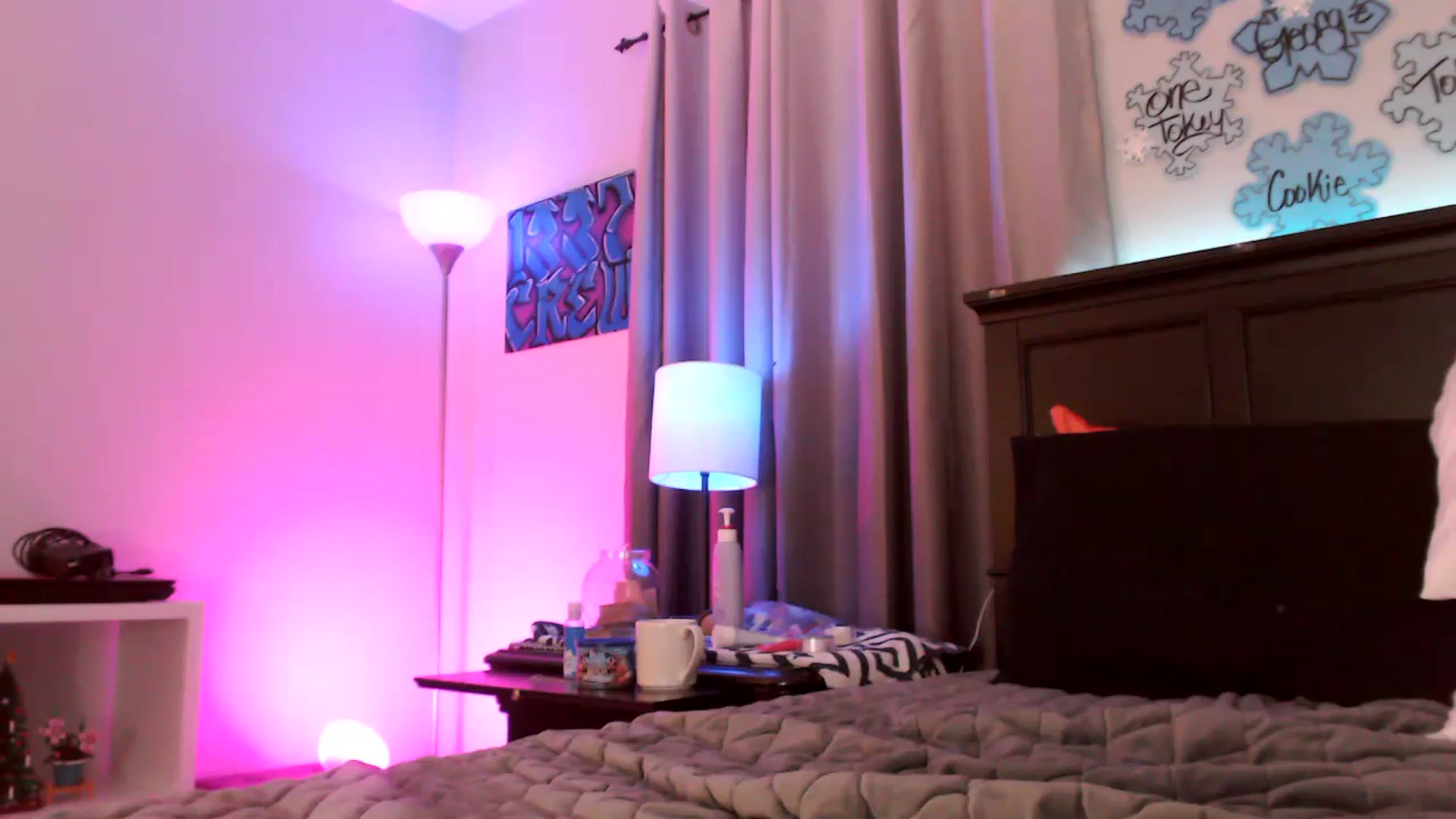 Gallery image thumbnail from EmmyLove's myfreecams stream on, 01/11/2026, 07:30 image 12 of 20