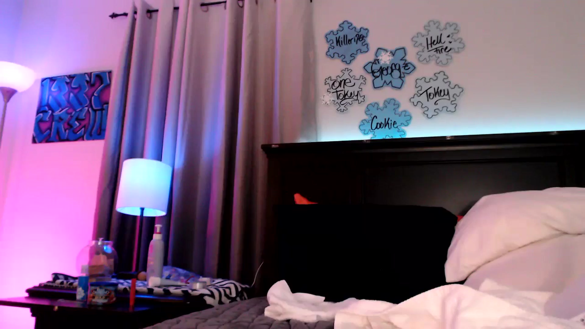 Gallery image thumbnail from EmmyLove's myfreecams stream on, 01/11/2026, 07:30 image 19 of 20