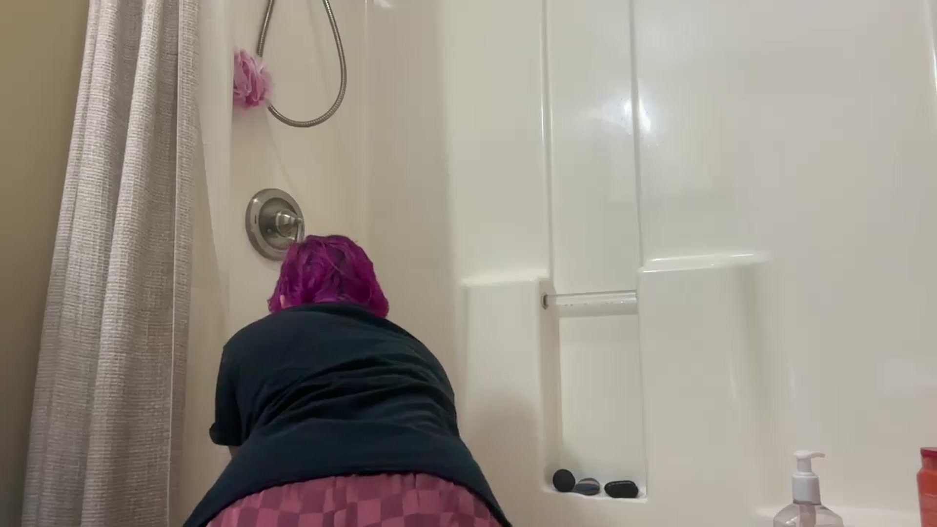 Gallery image thumbnail from EmmyLove's myfreecams stream on, 01/16/2026, 07:00 image 18 of 20