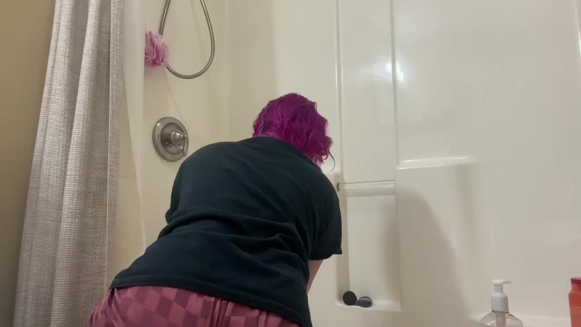 Gallery image thumbnail from EmmyLove's myfreecams stream on, 01/16/2026, 07:00 image 19 of 20