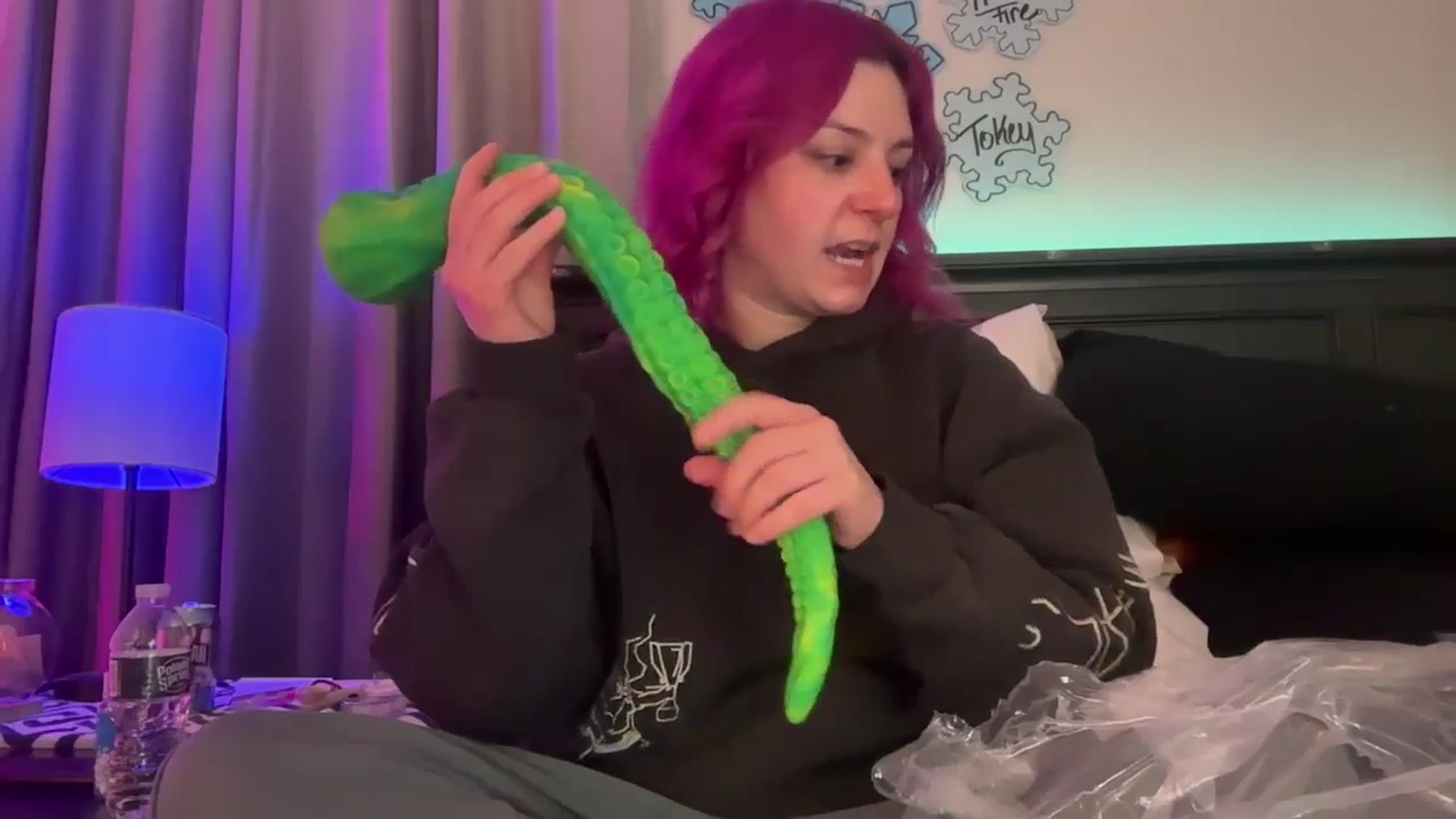 Gallery image thumbnail from EmmyLove's myfreecams stream on, 01/17/2026, 07:10 image 9 of 20