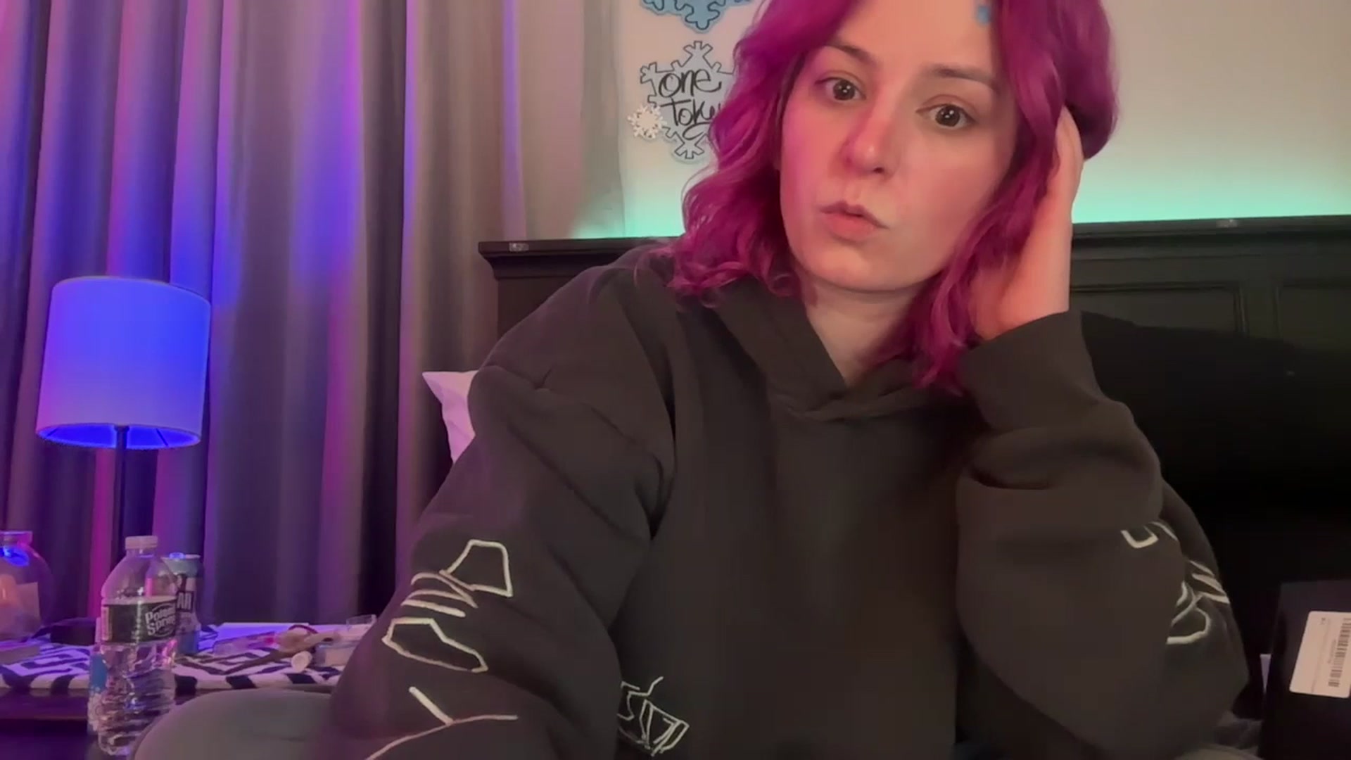 Gallery image thumbnail from EmmyLove's myfreecams stream on, 01/17/2026, 07:10 image 8 of 20