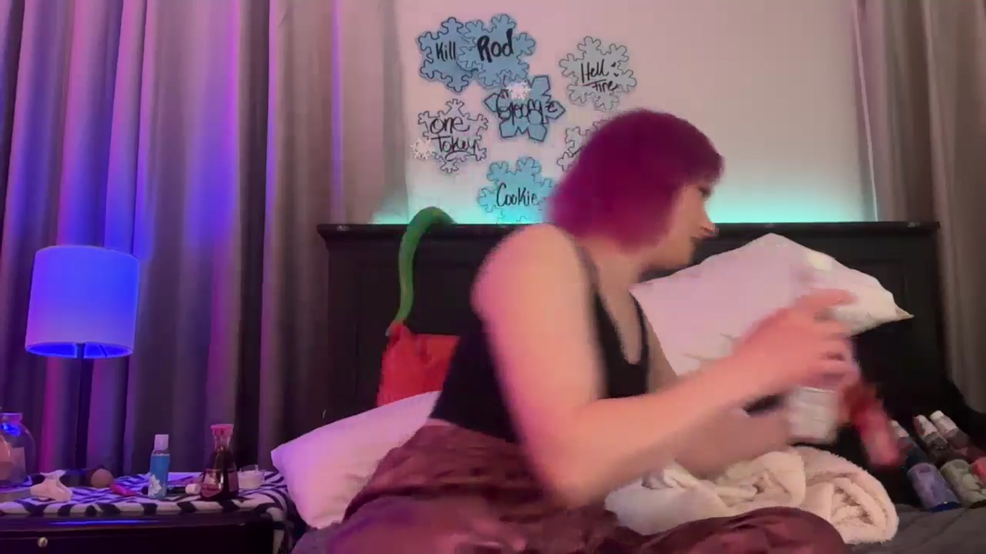 Gallery image thumbnail from EmmyLove's myfreecams stream on, 01/29/2026, 06:43 image 13 of 20