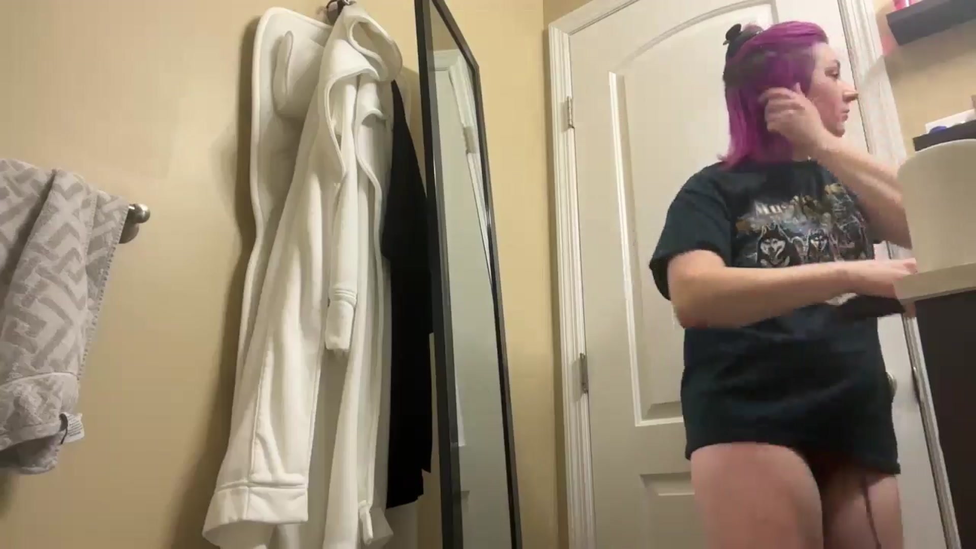Gallery image thumbnail from EmmyLove's myfreecams stream on, 01/31/2026, 05:57 image 8 of 20