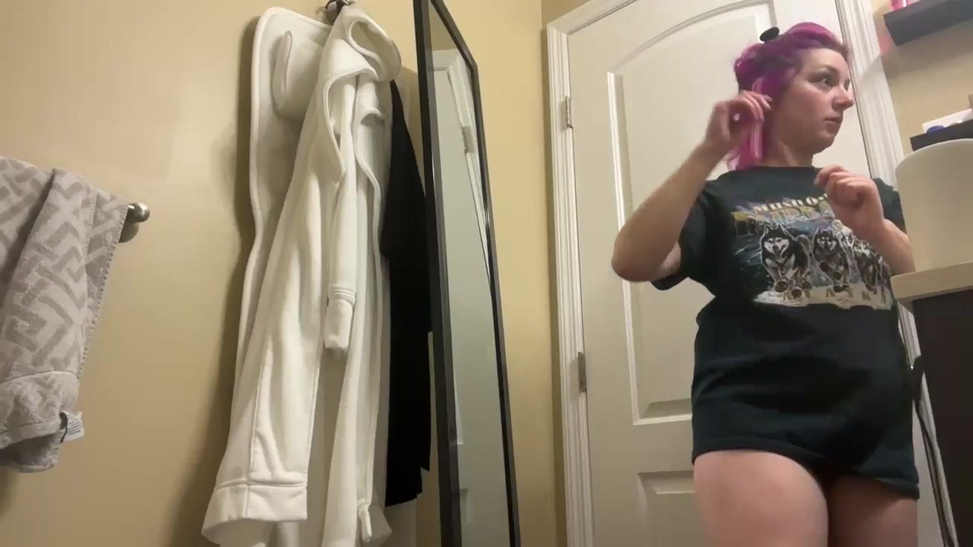 Gallery image thumbnail from EmmyLove's myfreecams stream on, 01/31/2026, 05:57 image 4 of 20