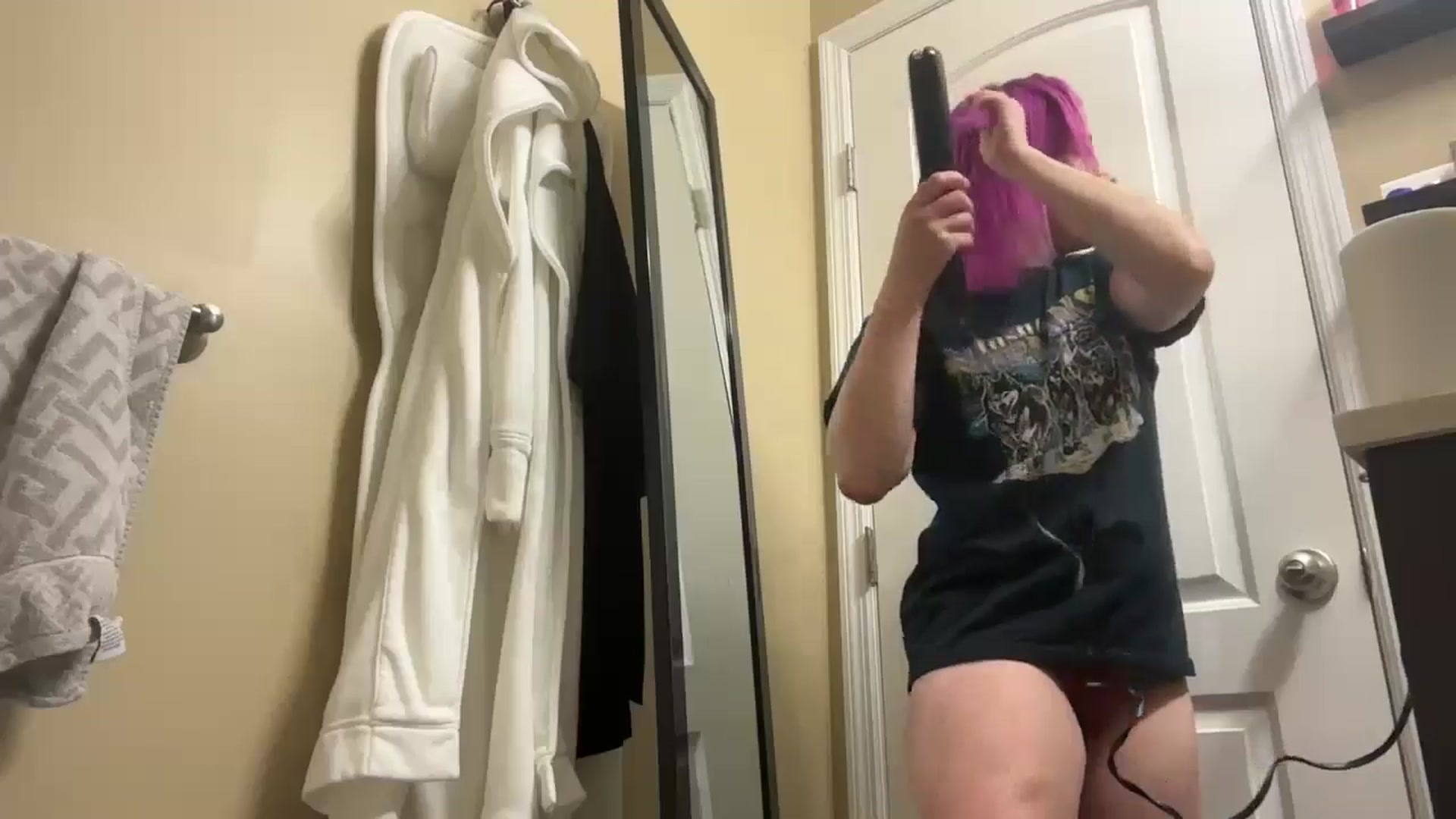 Gallery image thumbnail from EmmyLove's myfreecams stream on, 01/31/2026, 05:57 image 19 of 20
