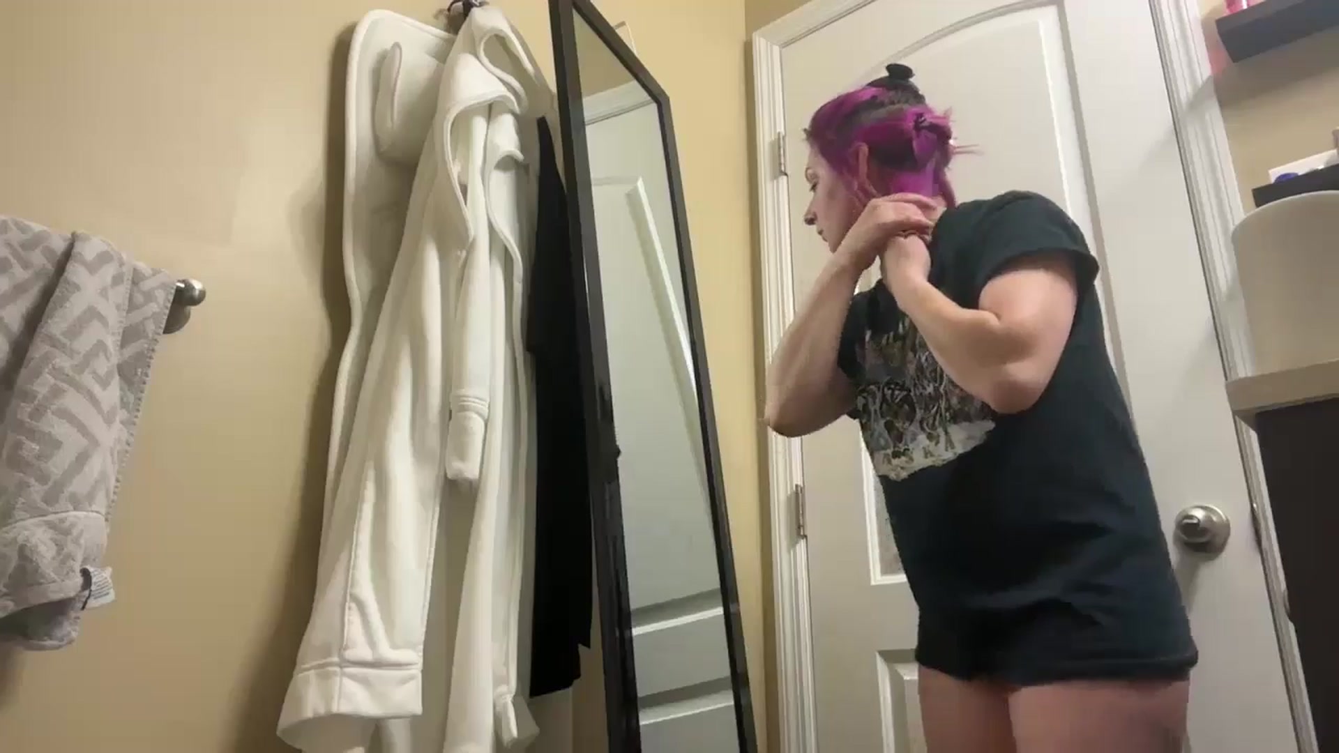 Gallery image thumbnail from EmmyLove's myfreecams stream on, 01/31/2026, 06:27 image 14 of 20