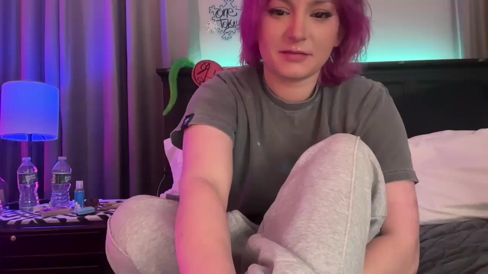 Gallery image thumbnail from EmmyLove's myfreecams stream on, 02/06/2026, 06:22 image 1 of 20