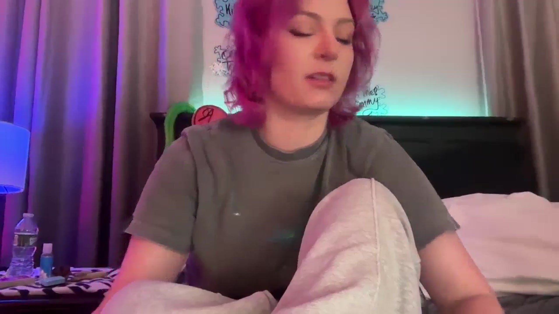 Gallery image thumbnail from EmmyLove's myfreecams stream on, 02/06/2026, 06:22 image 2 of 20