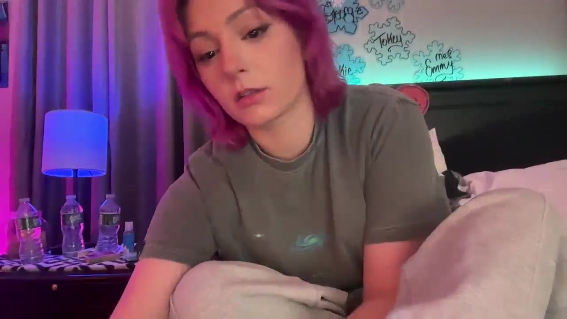 Gallery image thumbnail from EmmyLove's myfreecams stream on, 02/06/2026, 06:22 image 8 of 20