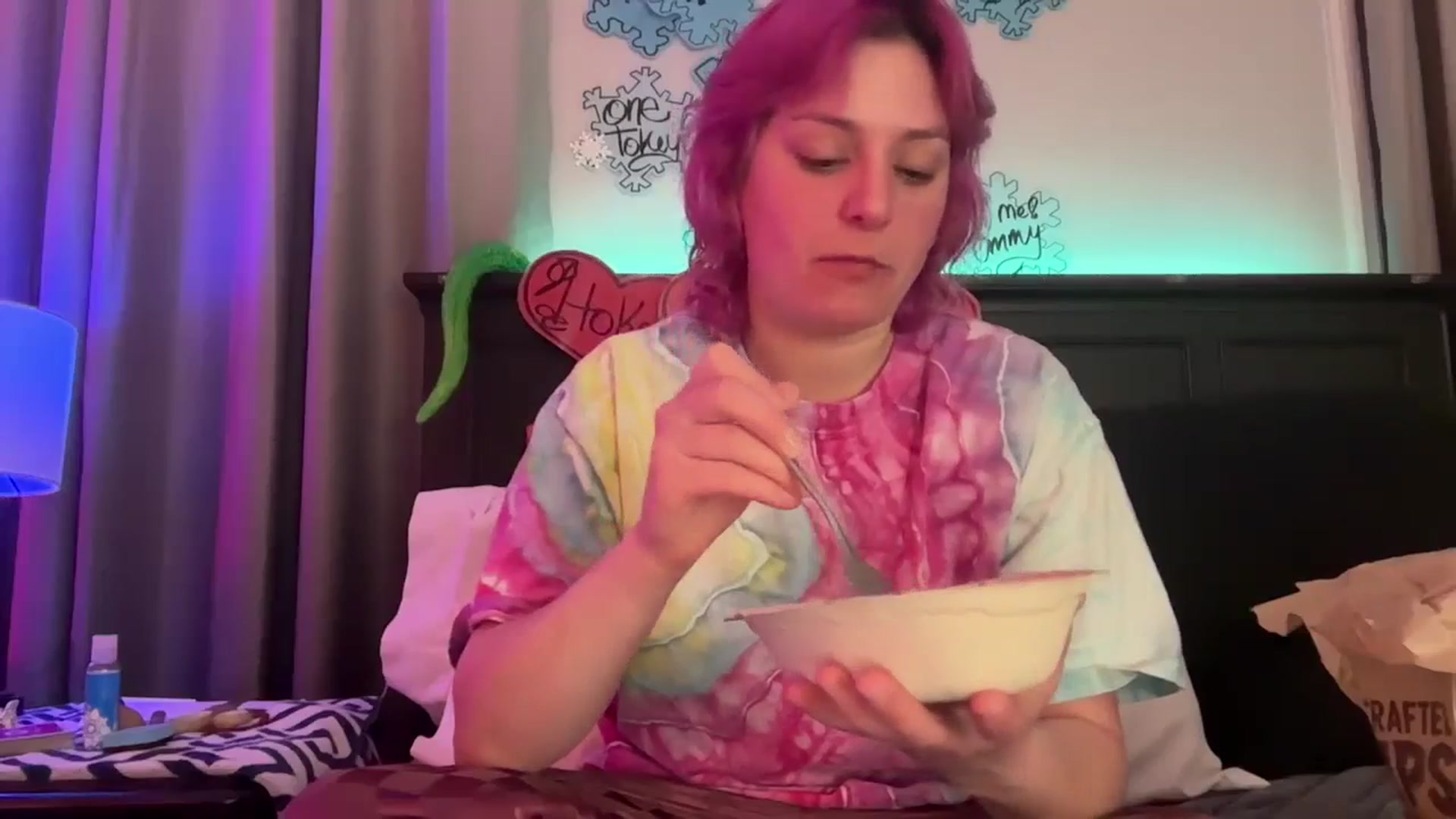 Gallery image thumbnail from EmmyLove's myfreecams stream on, 02/08/2026, 06:24 image 12 of 20