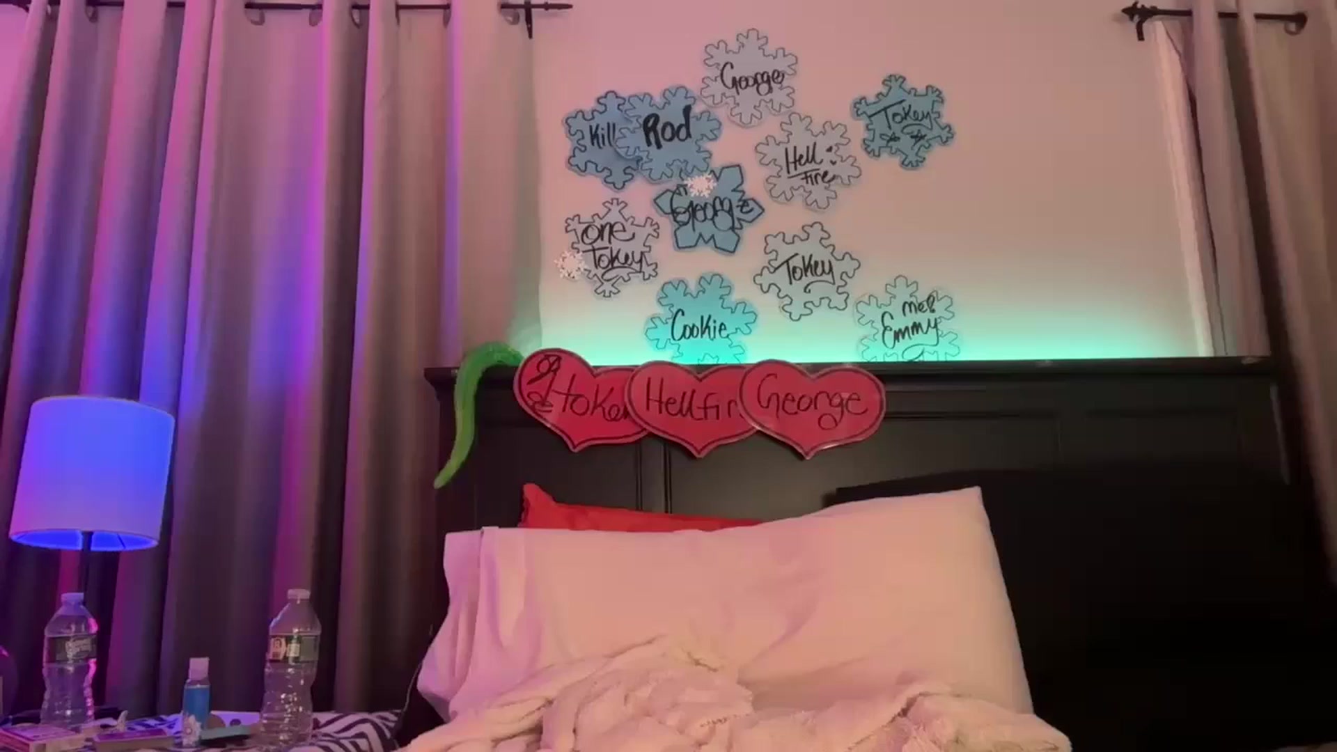 Gallery image thumbnail from EmmyLove's myfreecams stream on, 02/11/2026, 06:53 image 20 of 20
