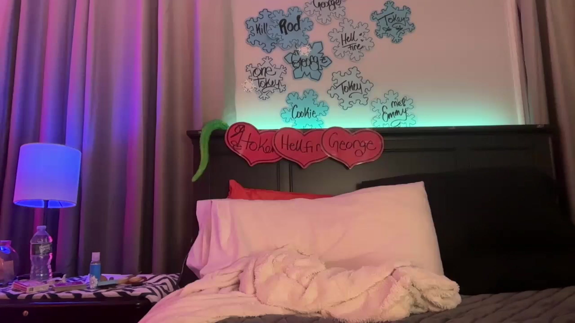 Gallery image thumbnail from EmmyLove's myfreecams stream on, 02/11/2026, 06:53 image 4 of 20