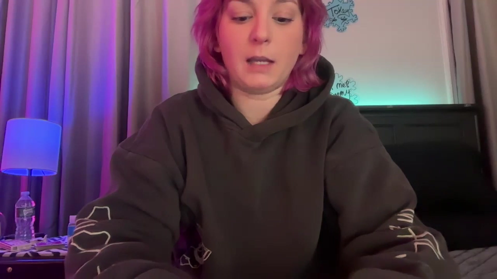 Gallery image thumbnail from EmmyLove's myfreecams stream on, 02/11/2026, 06:53 image 6 of 20