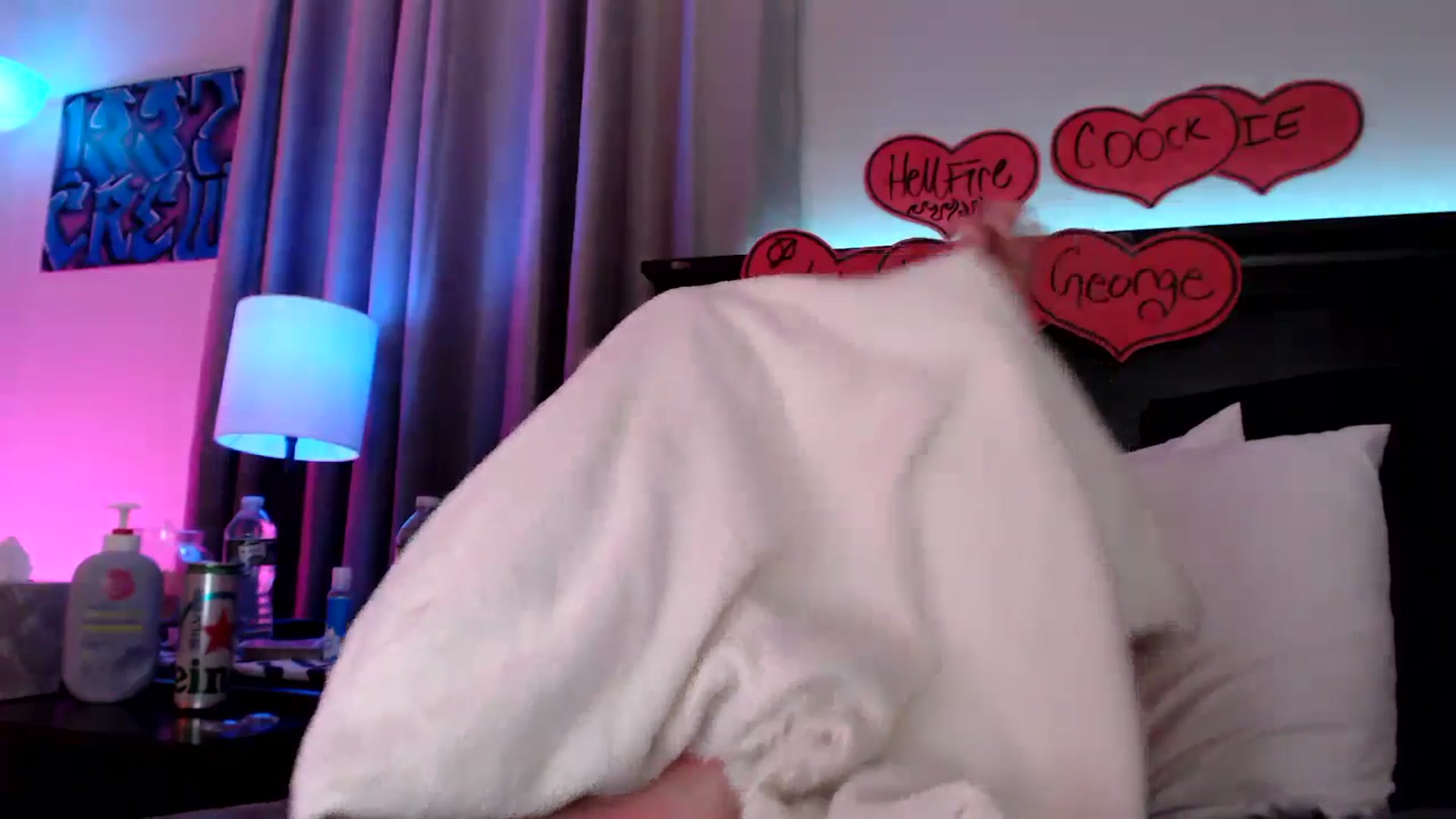 Gallery image thumbnail from EmmyLove's myfreecams stream on, 02/12/2026, 07:13 image 8 of 20
