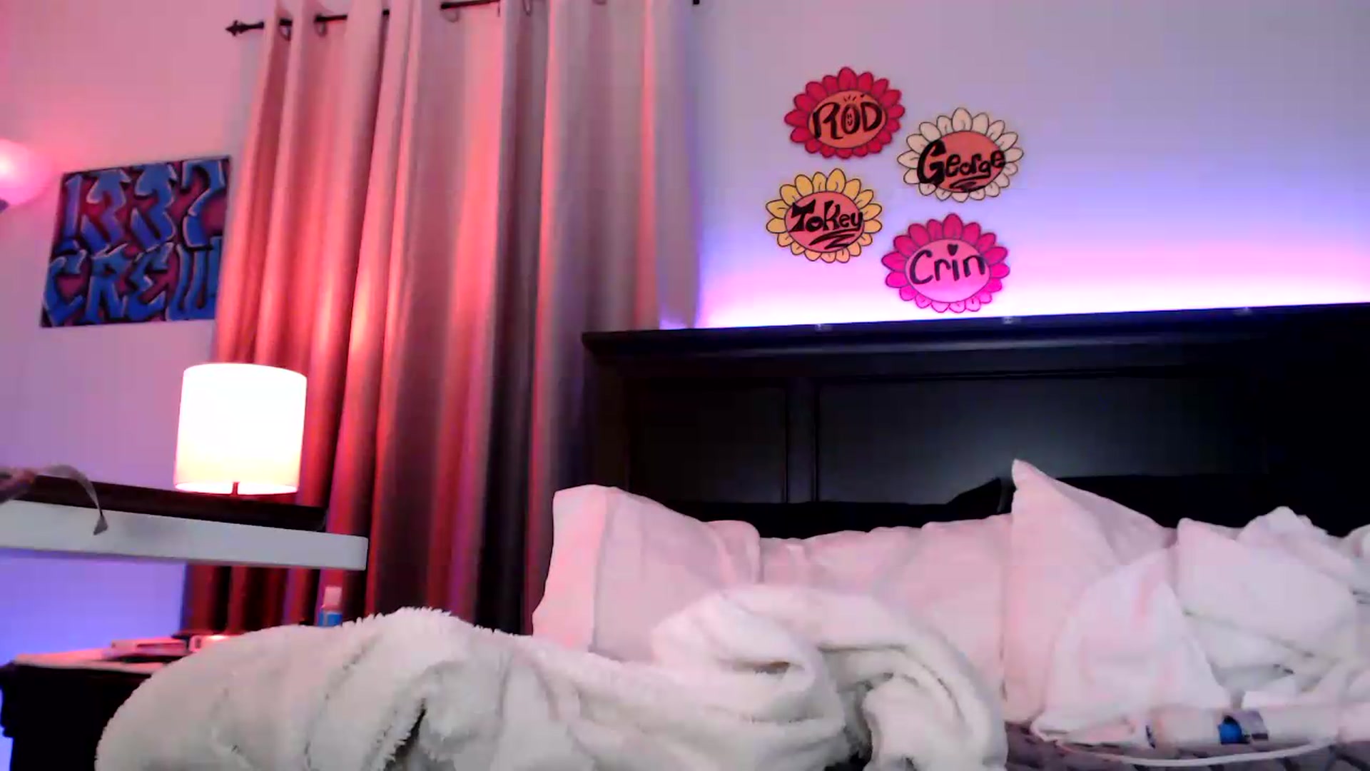 Gallery image thumbnail from EmmyLove's myfreecams stream on, 08/09/2026, 07:16 image 4 of 20