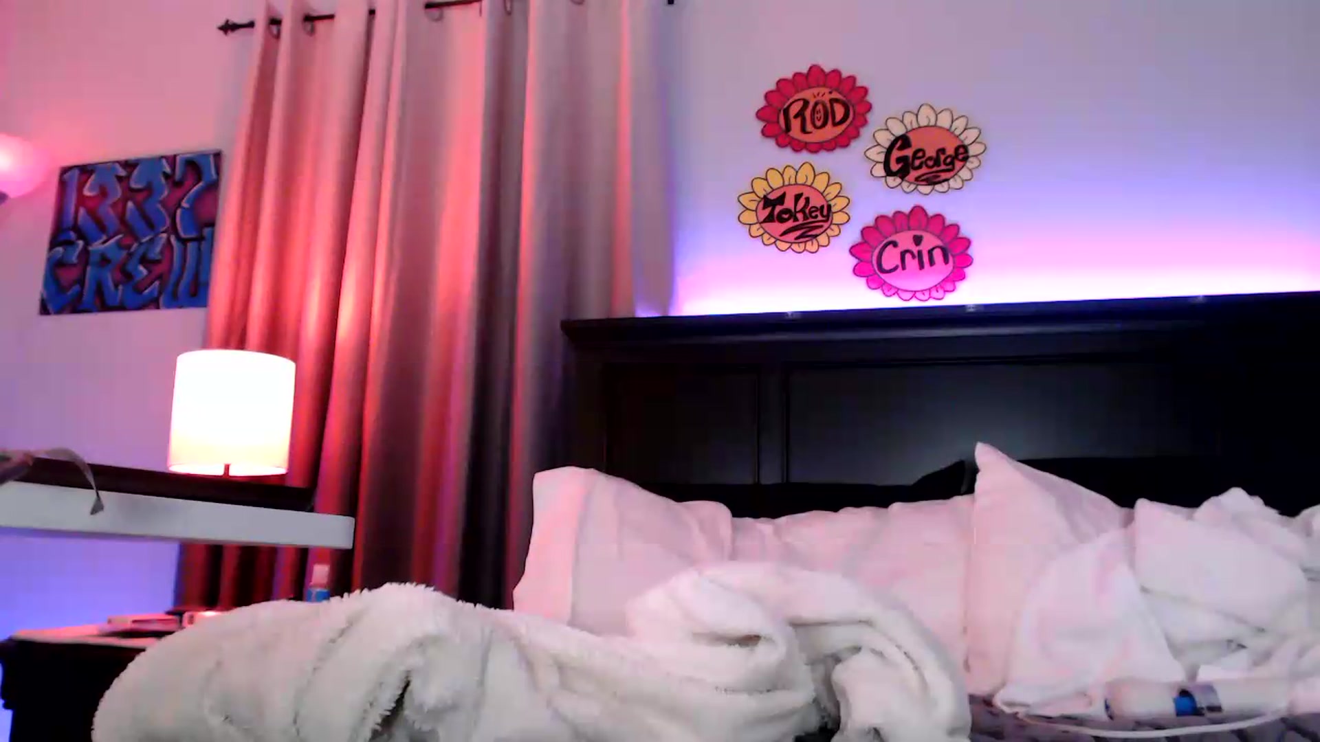 Gallery image thumbnail from EmmyLove's myfreecams stream on, 08/09/2026, 07:16 image 5 of 20