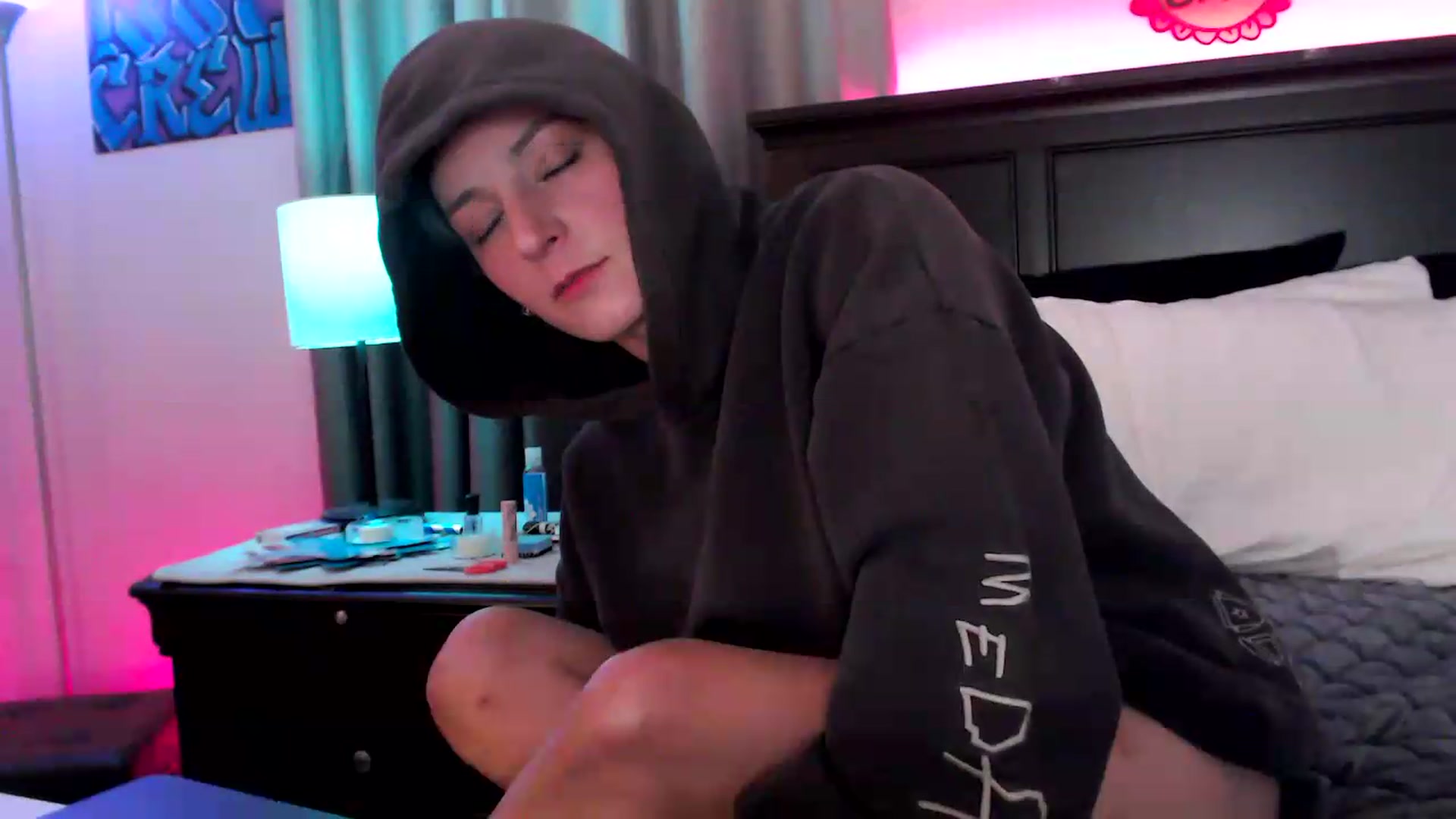 Gallery image thumbnail from EmmyLove's myfreecams stream on, 08/15/2026, 05:54 image 16 of 20