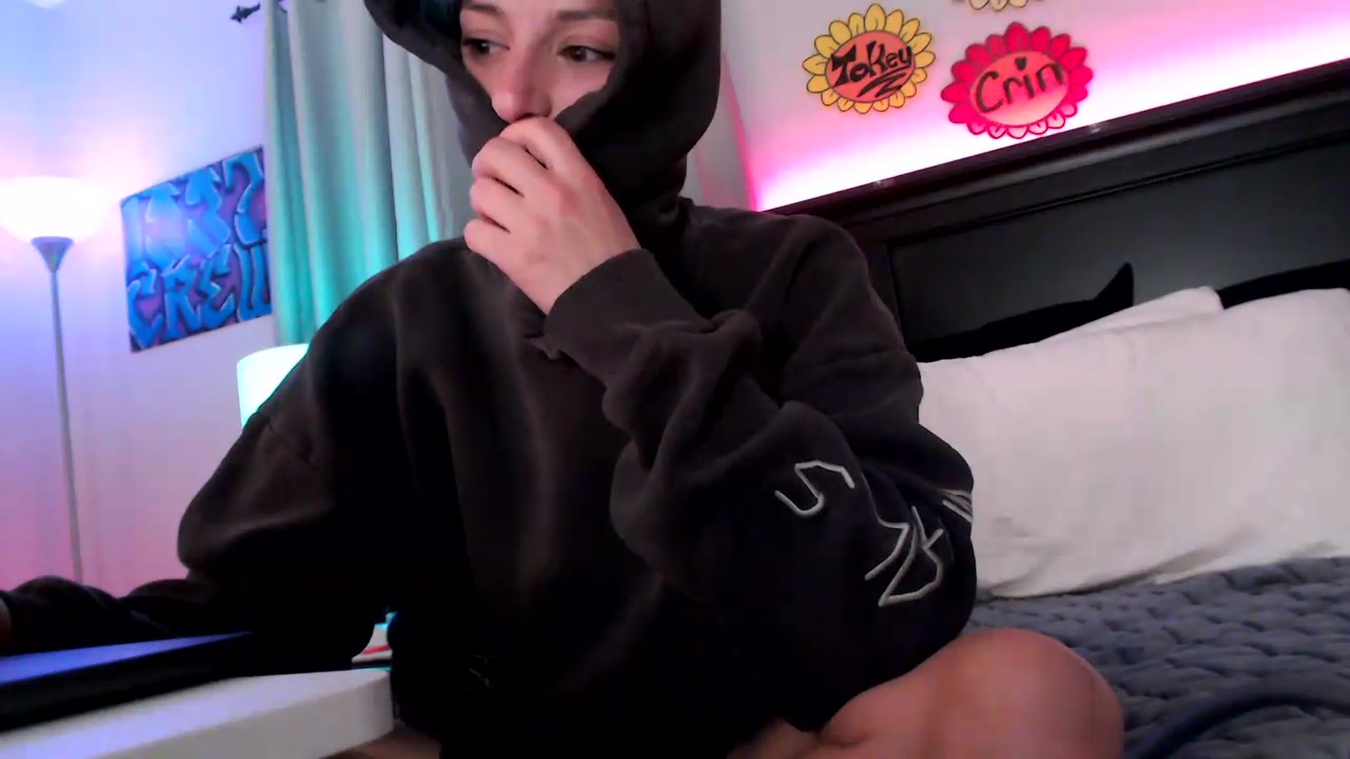 Gallery image thumbnail from EmmyLove's myfreecams stream on, 08/15/2026, 06:45 image 12 of 20