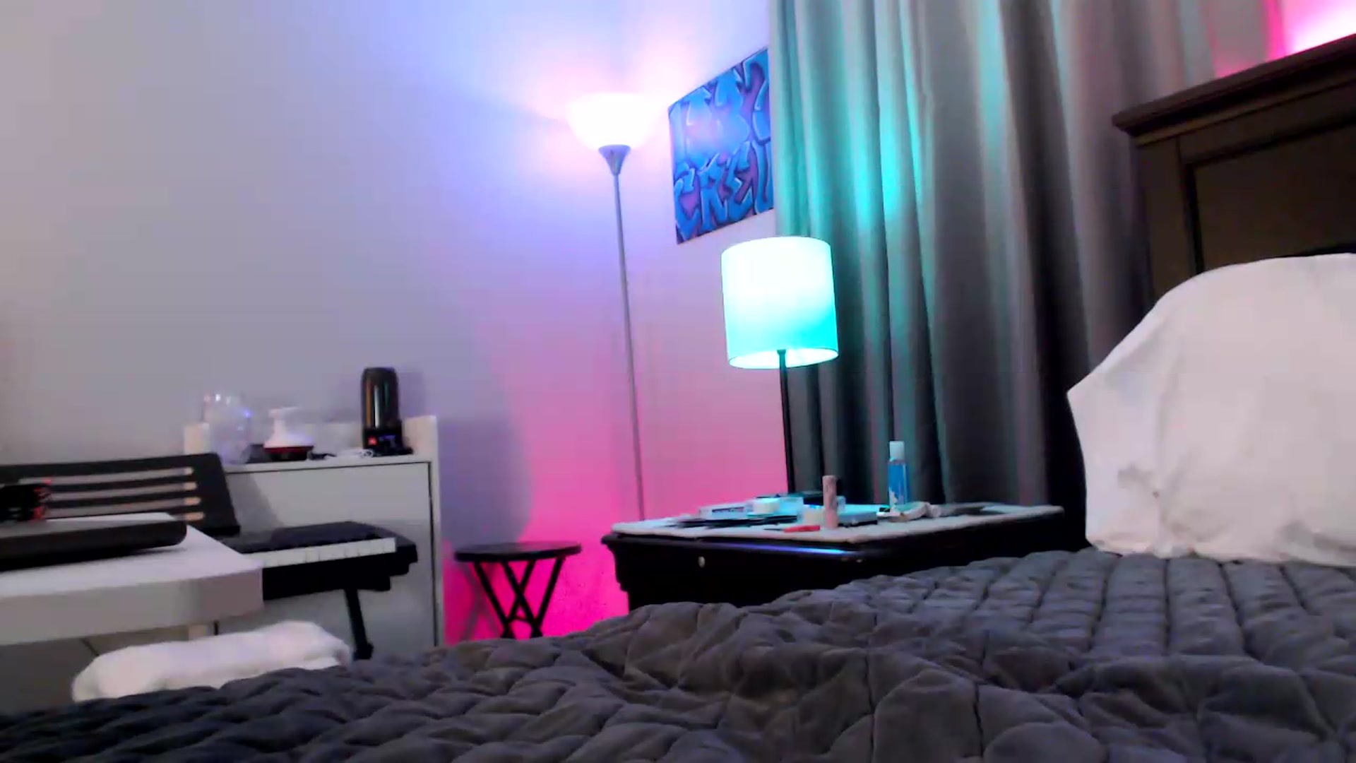 Gallery image thumbnail from EmmyLove's myfreecams stream on, 08/15/2026, 07:22 image 17 of 20