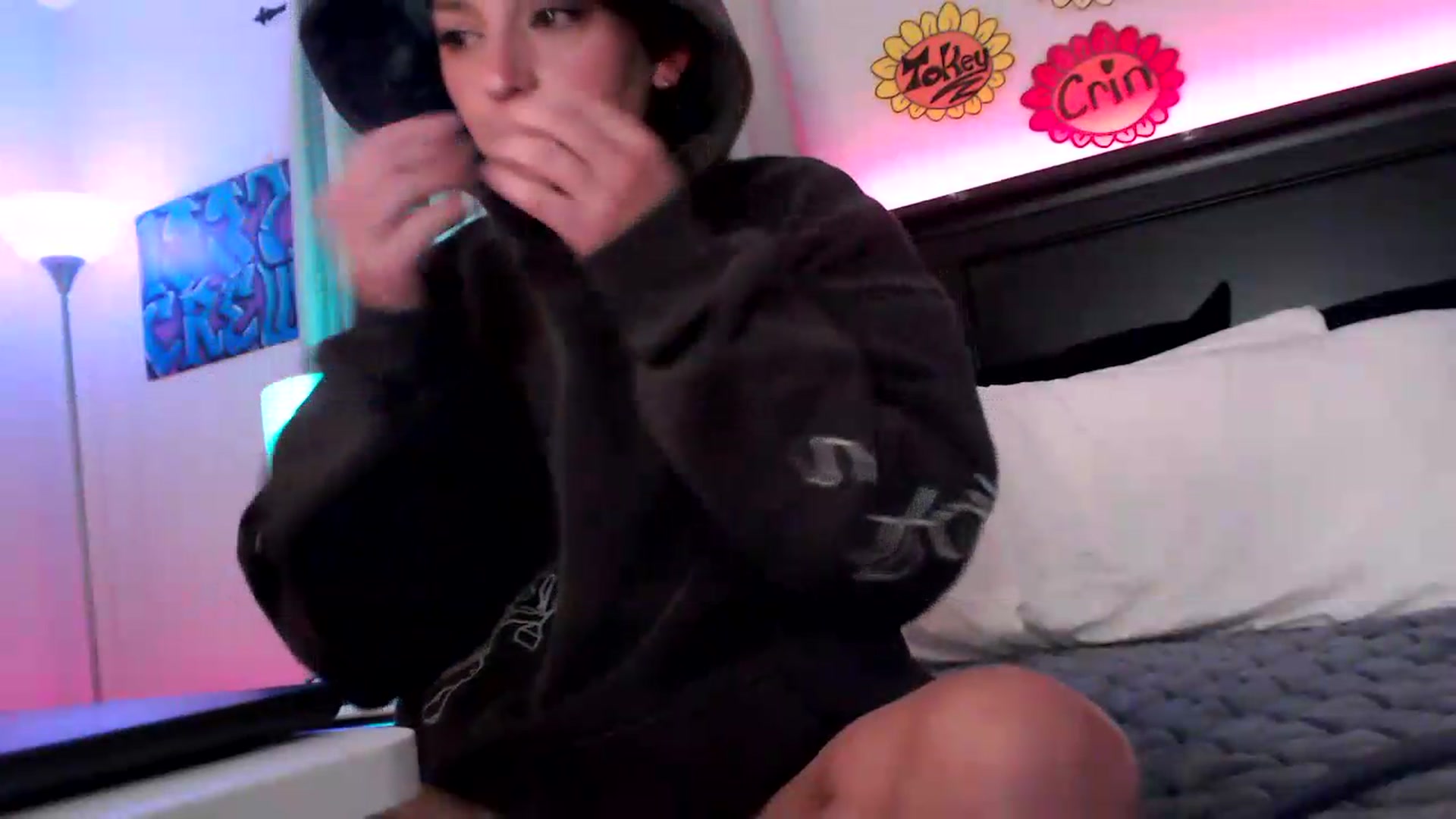 Gallery image thumbnail from EmmyLove's myfreecams stream on, 08/15/2026, 07:22 image 4 of 20