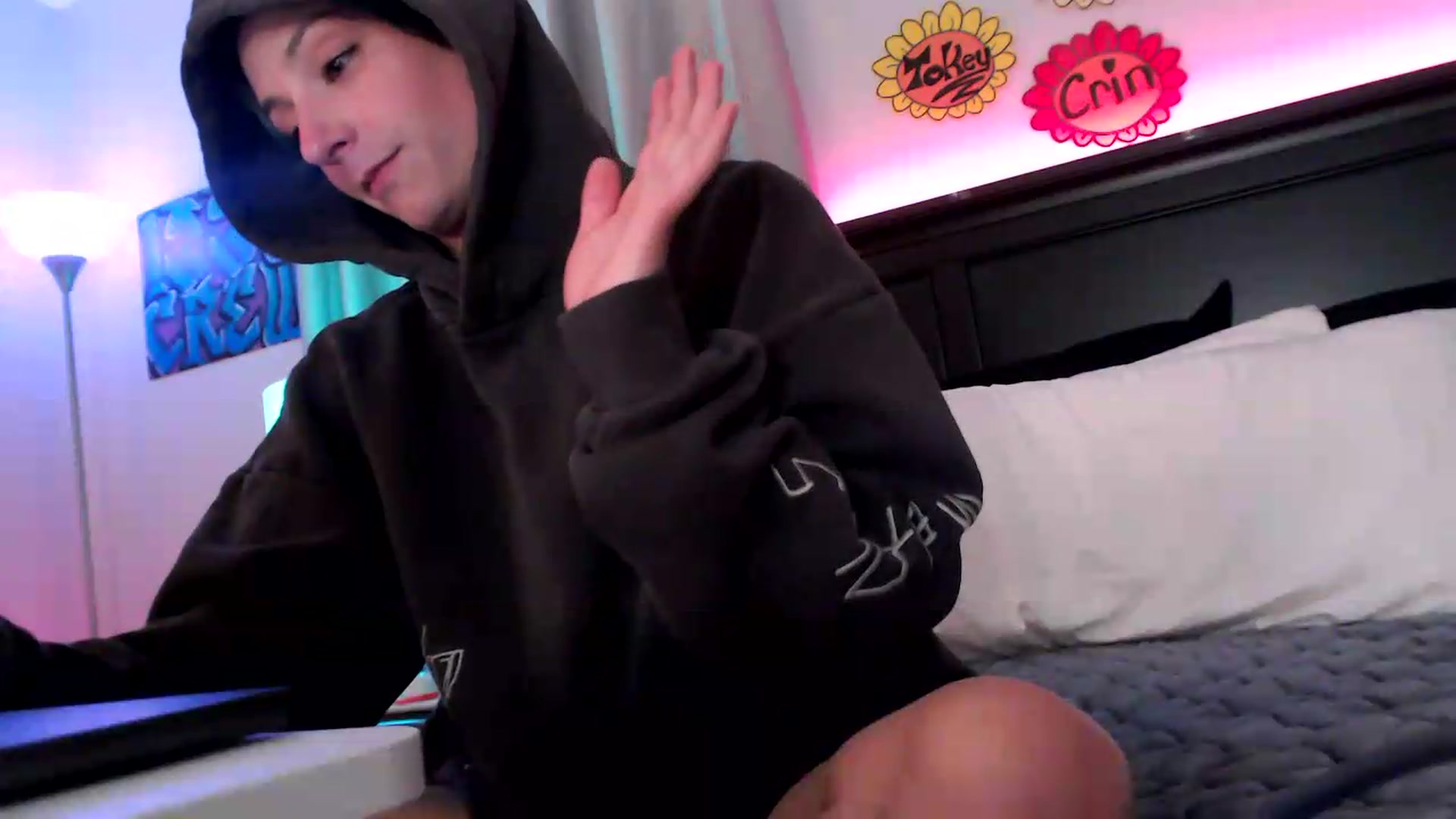 Gallery image thumbnail from EmmyLove's myfreecams stream on, 08/15/2026, 07:22 image 12 of 20