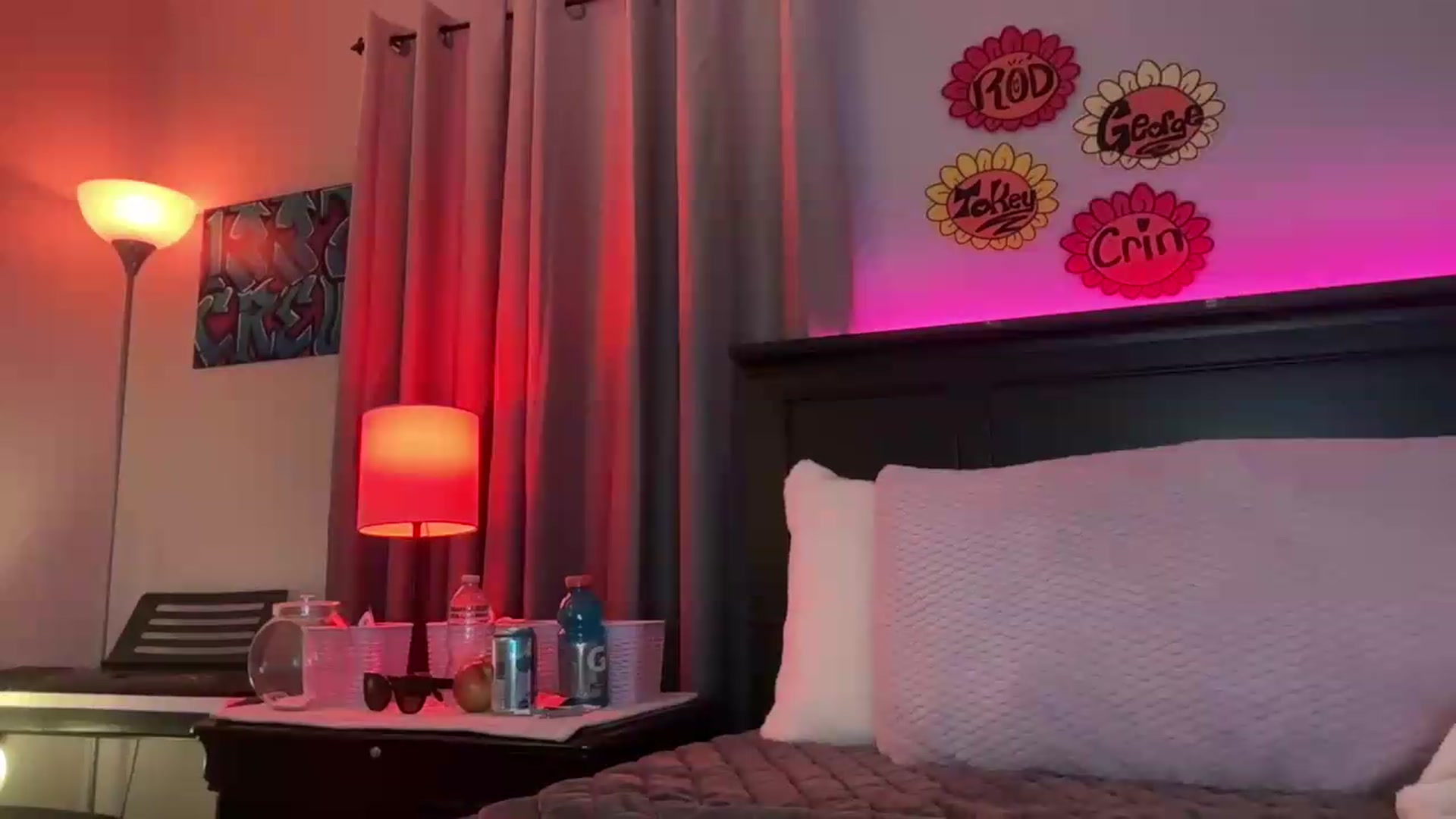 Gallery image thumbnail from EmmyLove's myfreecams stream on, 08/25/2026, 05:35 image 16 of 20