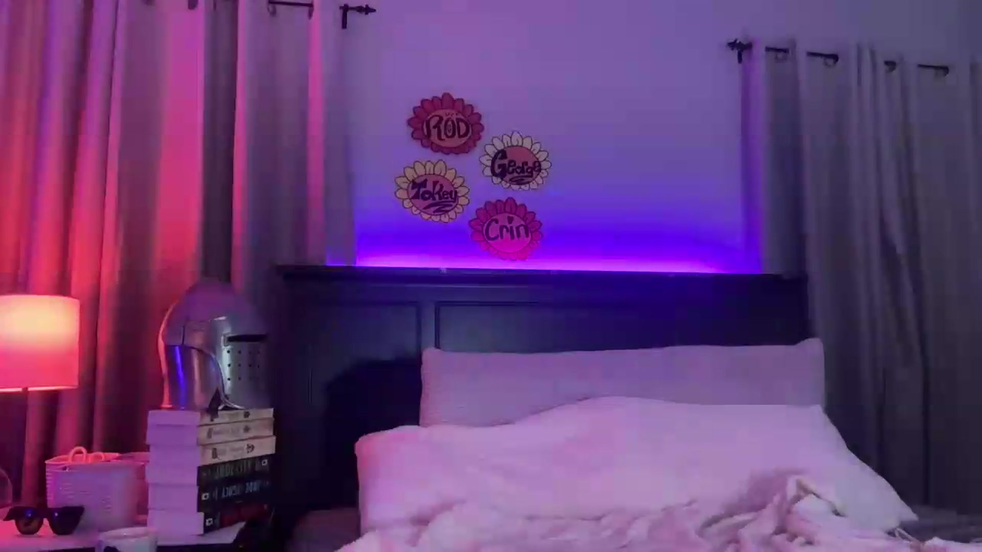 Gallery image thumbnail from EmmyLove's myfreecams stream on, 09/03/2026, 07:02 image 17 of 20