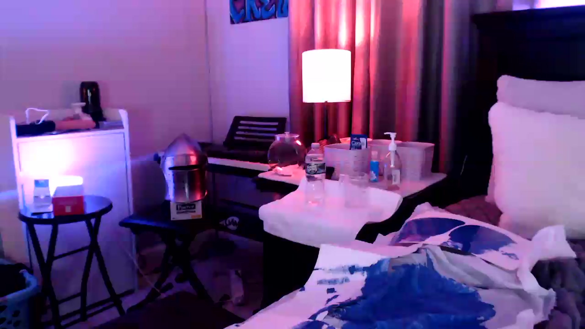 Gallery image thumbnail from EmmyLove's myfreecams stream on, 09/05/2026, 08:33 image 18 of 20