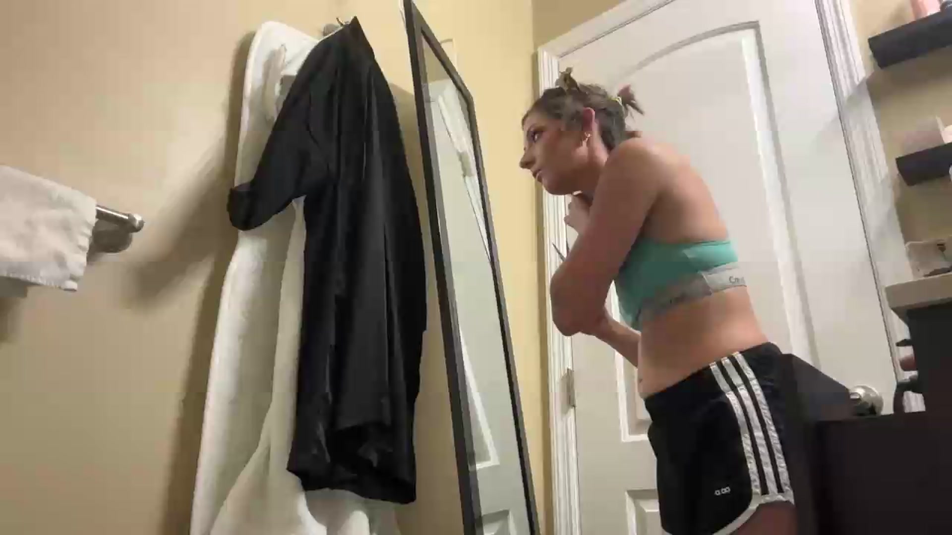 Gallery image thumbnail from EmmyLove's myfreecams stream on, 09/06/2026, 06:37 image 1 of 20