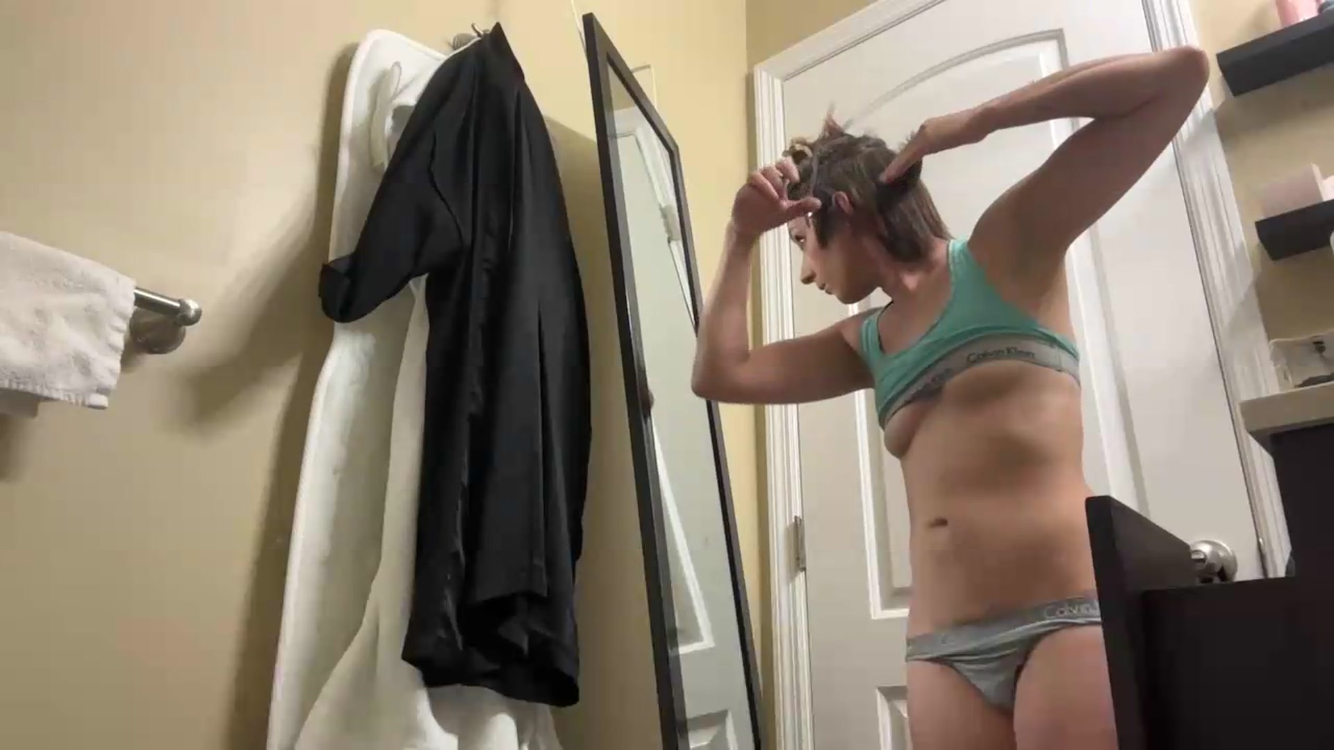 Gallery image thumbnail from EmmyLove's myfreecams stream on, 09/06/2026, 06:37 image 7 of 20