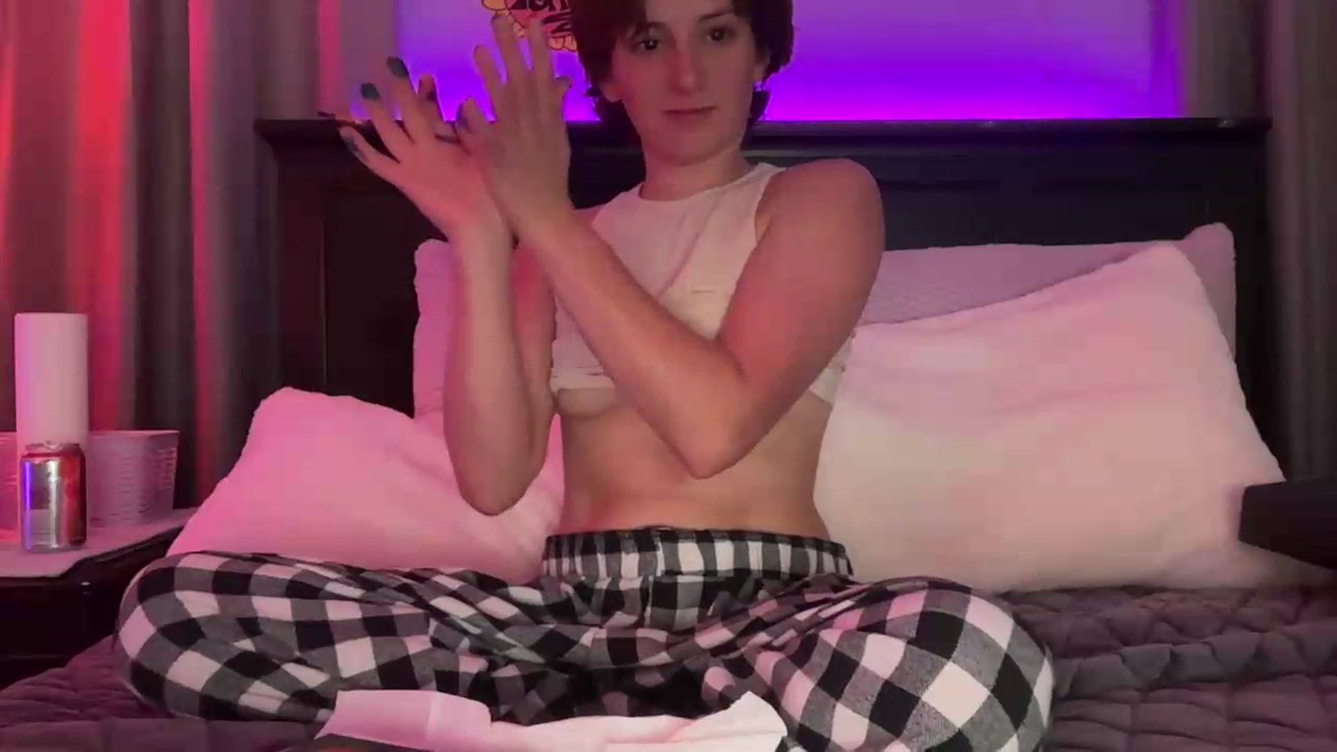 Gallery image thumbnail from EmmyLove's myfreecams stream on, 09/09/2026, 06:49 image 20 of 20