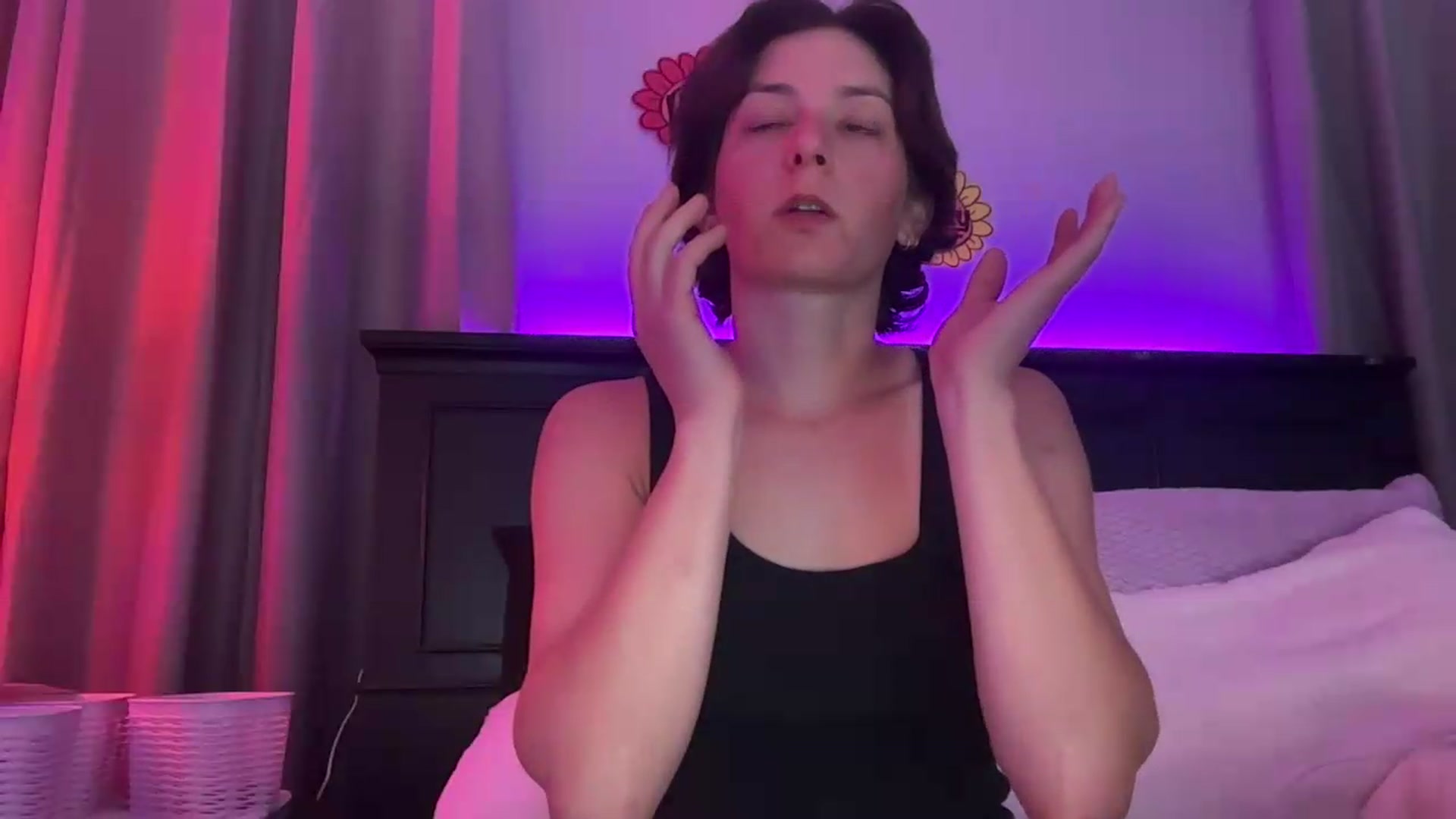 Gallery image thumbnail from EmmyLove's myfreecams stream on, 09/26/2026, 06:08 image 9 of 20