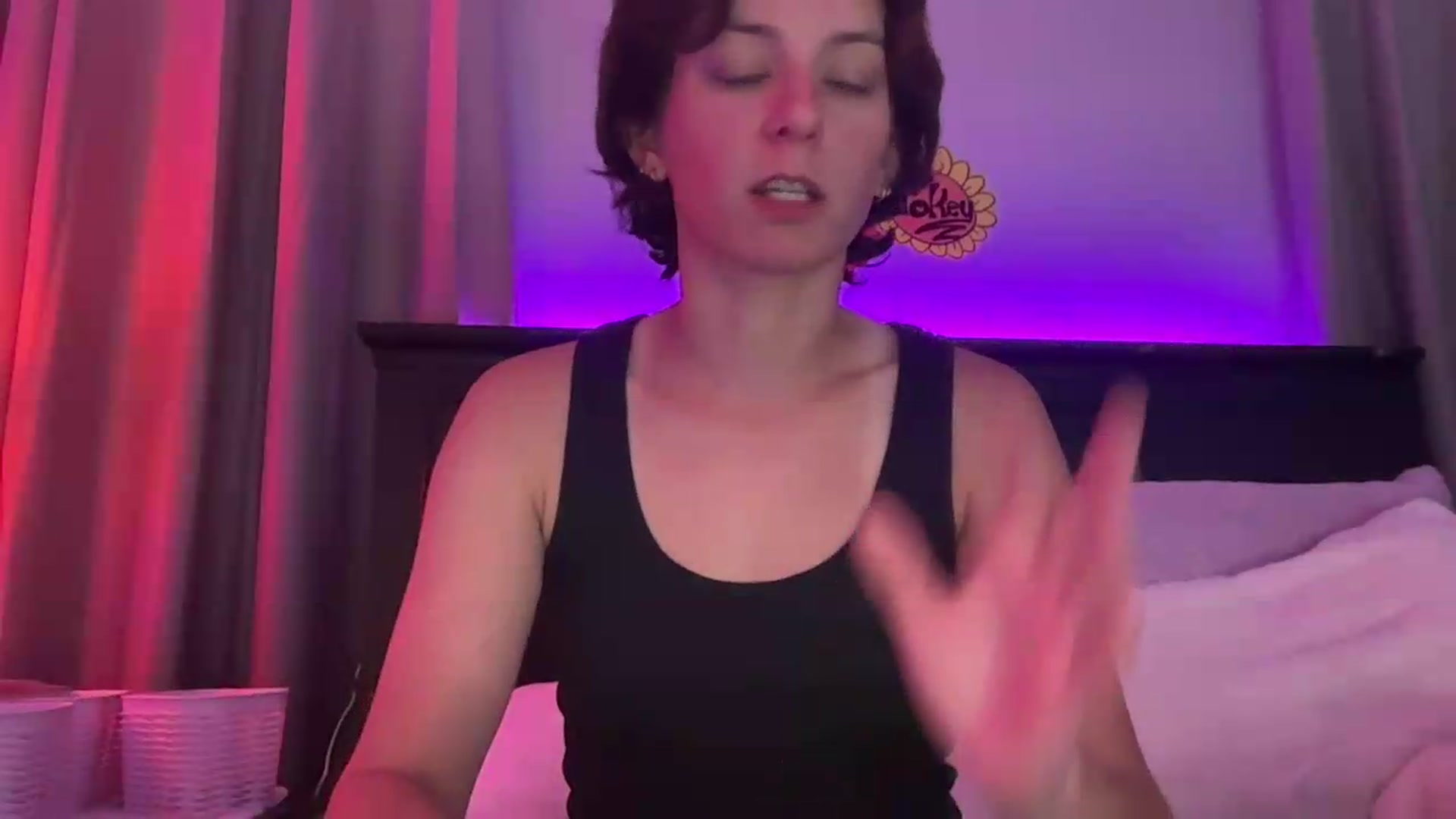 Gallery image thumbnail from EmmyLove's myfreecams stream on, 09/26/2026, 06:08 image 4 of 20