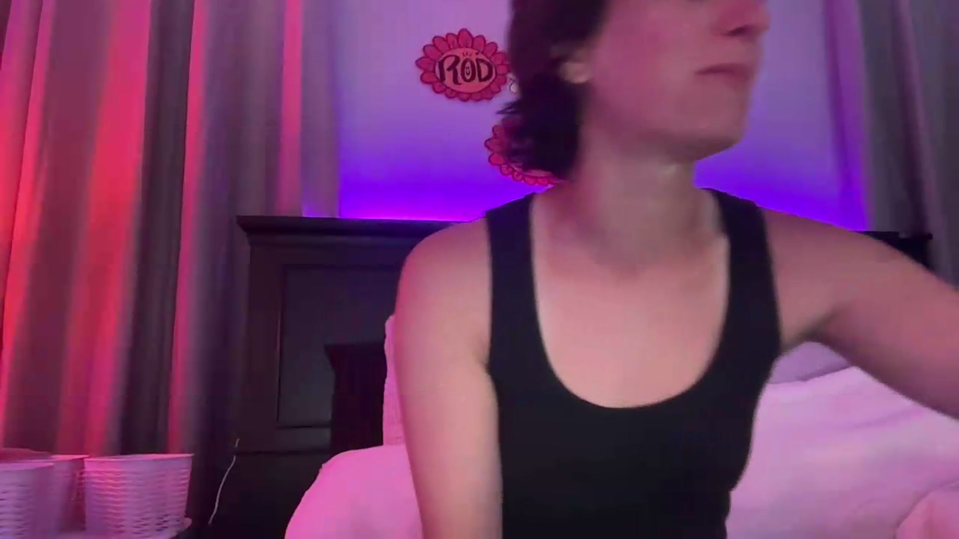 Gallery image thumbnail from EmmyLove's myfreecams stream on, 09/26/2026, 06:08 image 10 of 20