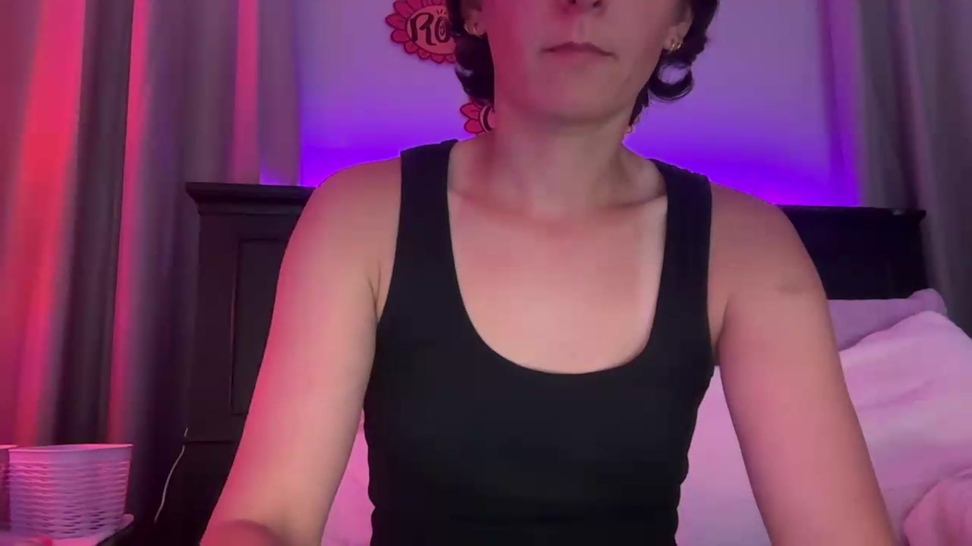 Gallery image thumbnail from EmmyLove's myfreecams stream on, 09/26/2026, 06:08 image 20 of 20