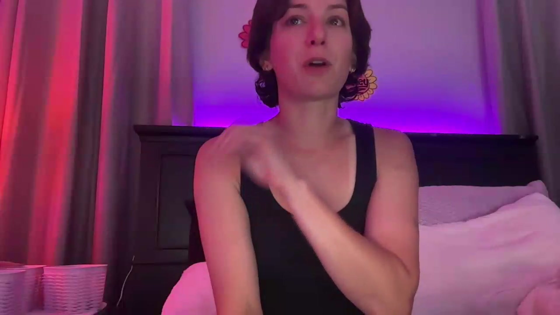Gallery image thumbnail from EmmyLove's myfreecams stream on, 09/26/2026, 06:08 image 11 of 20