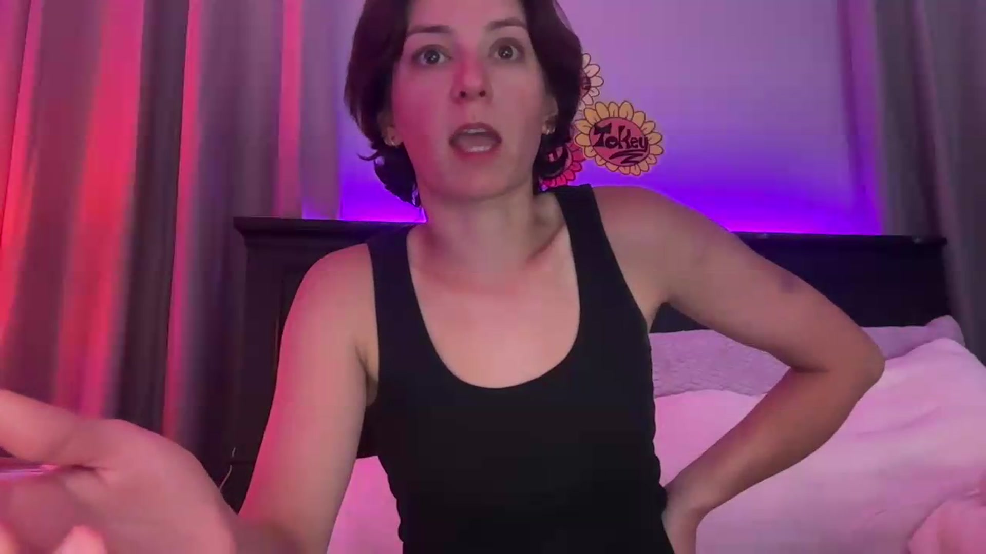 Gallery image thumbnail from EmmyLove's myfreecams stream on, 09/26/2026, 06:08 image 16 of 20