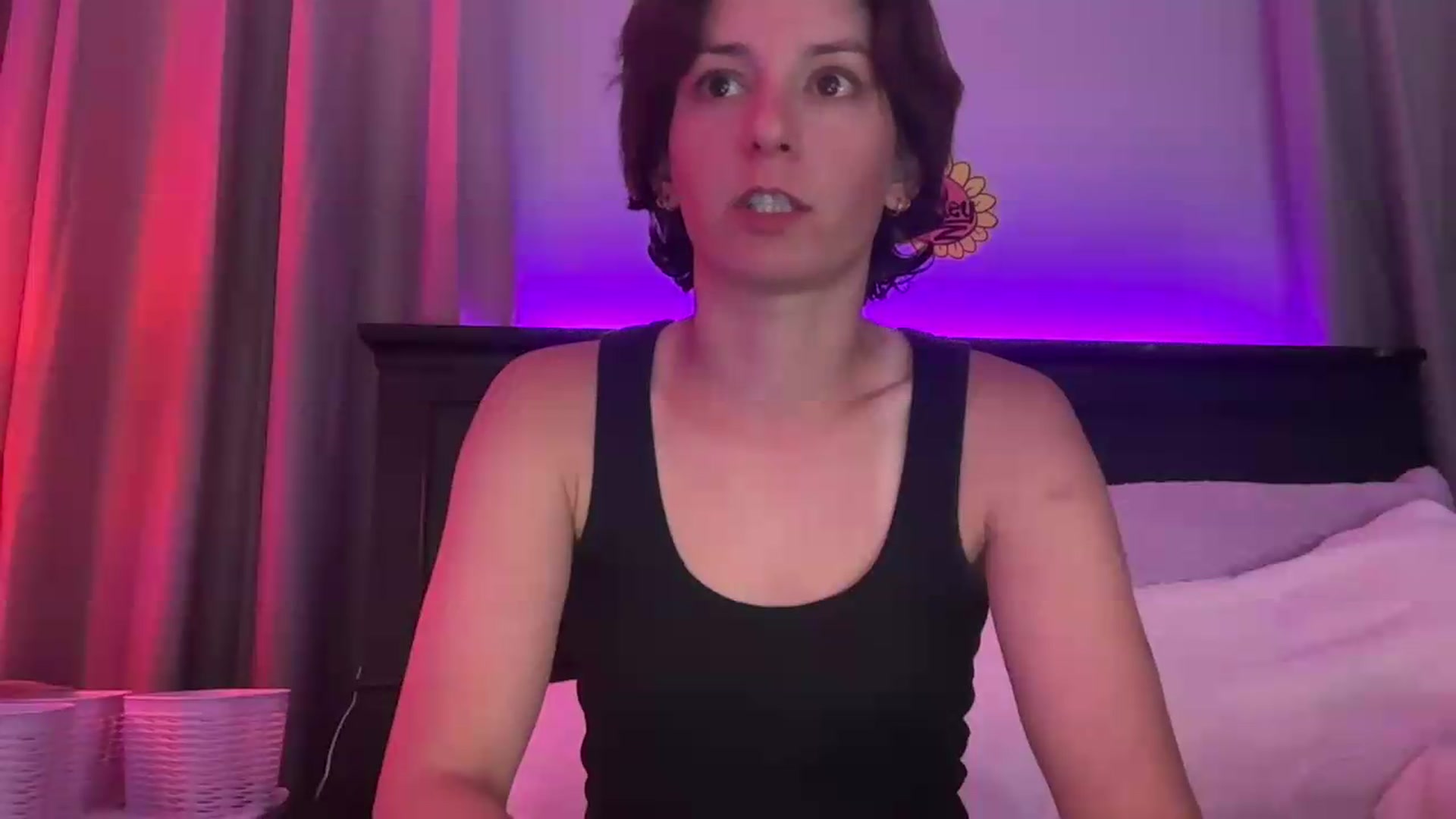 Gallery image thumbnail from EmmyLove's myfreecams stream on, 09/26/2026, 06:08 image 2 of 20