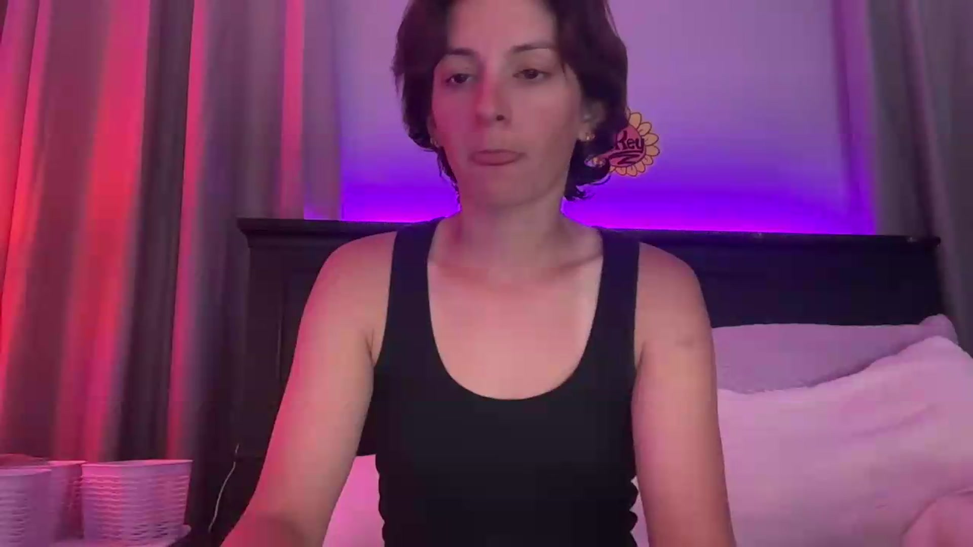 Gallery image thumbnail from EmmyLove's myfreecams stream on, 09/26/2026, 06:08 image 6 of 20