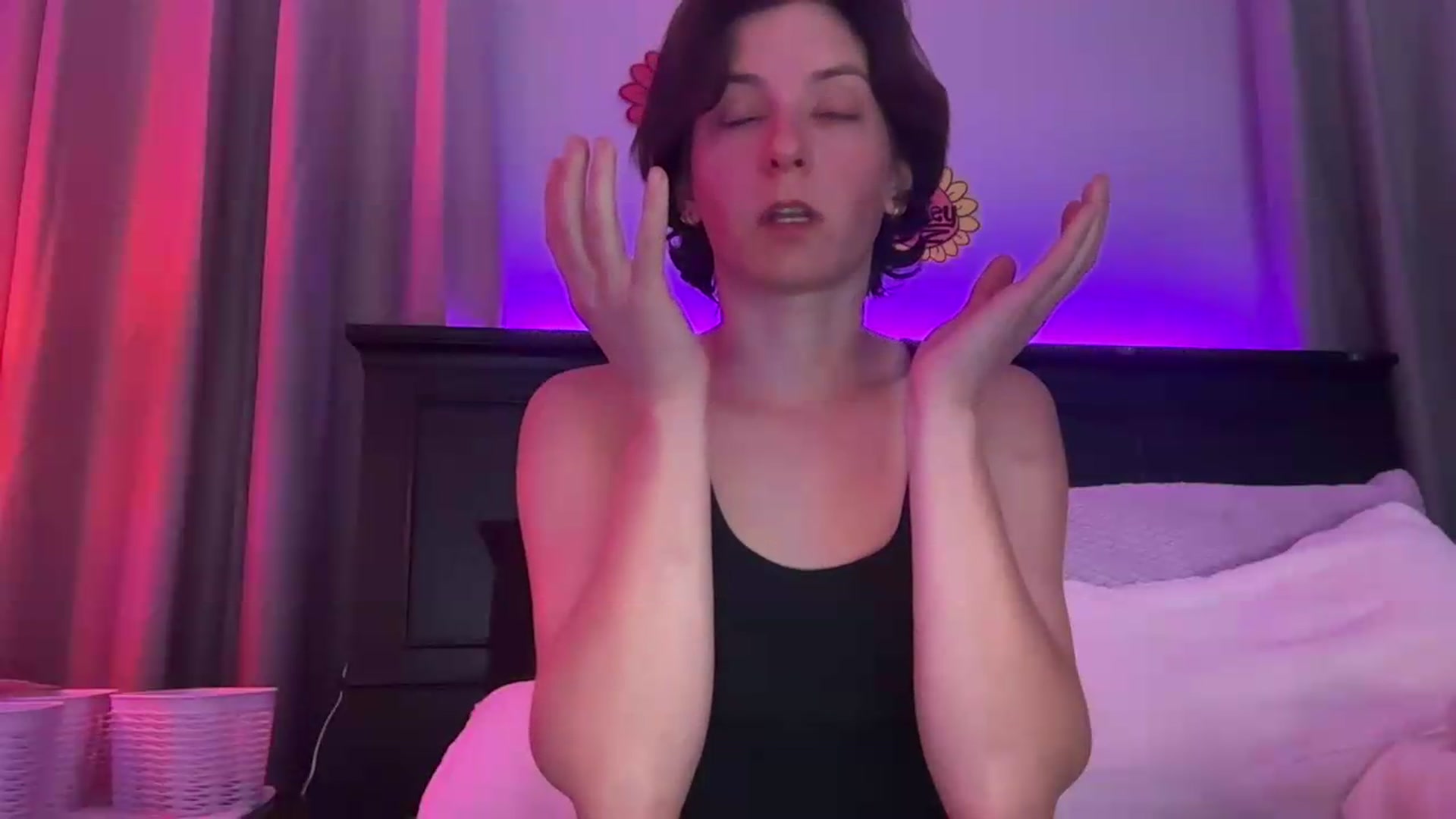 Gallery image thumbnail from EmmyLove's myfreecams stream on, 09/26/2026, 06:08 image 15 of 20