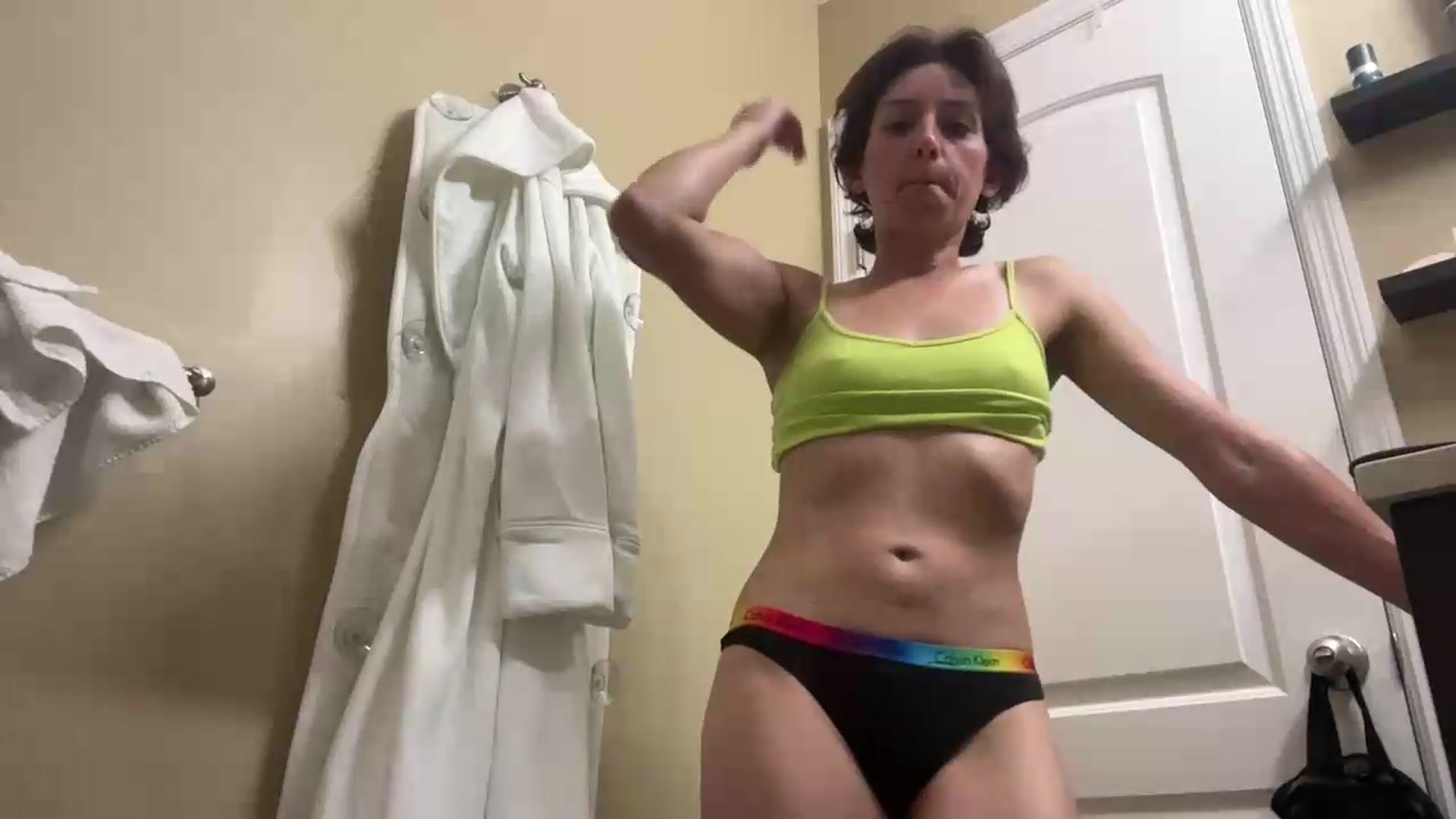 Gallery image thumbnail from EmmyLove's myfreecams stream on, 09/29/2026, 06:24 image 5 of 20