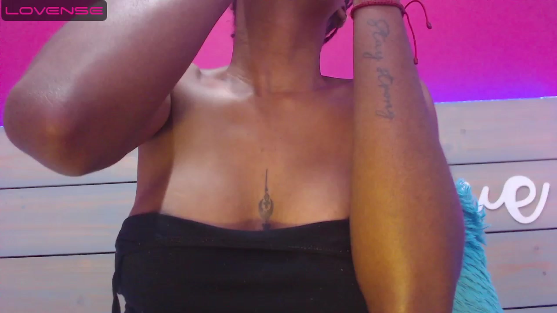 Gallery image thumbnail from EmmySweett's myfreecams stream on, 05/22/2023, 01:25 image 4 of 20