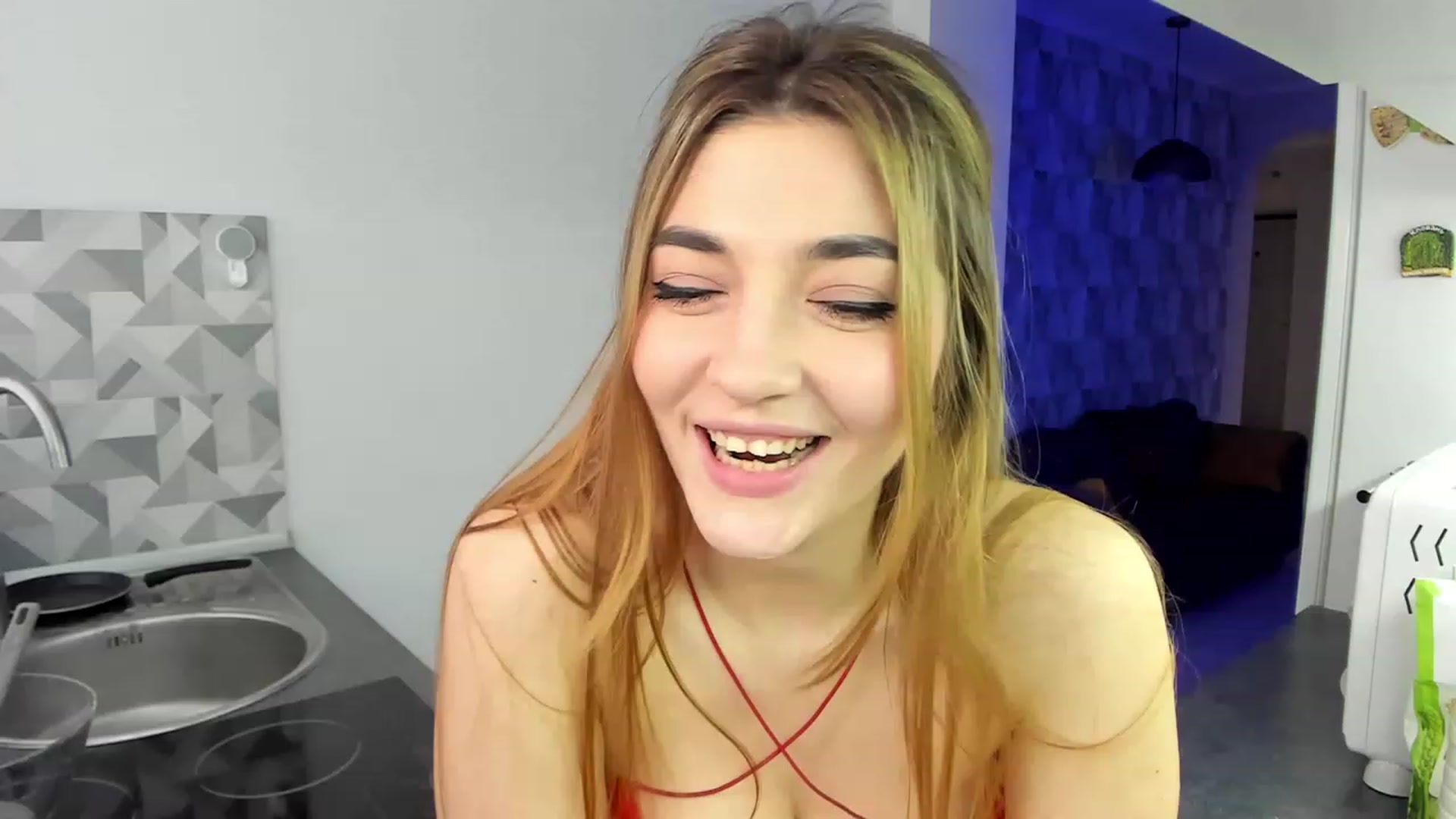 Gallery image thumbnail from Emmy_Emmy's myfreecams stream on, 03/18/2023, 08:47 image 9 of 20