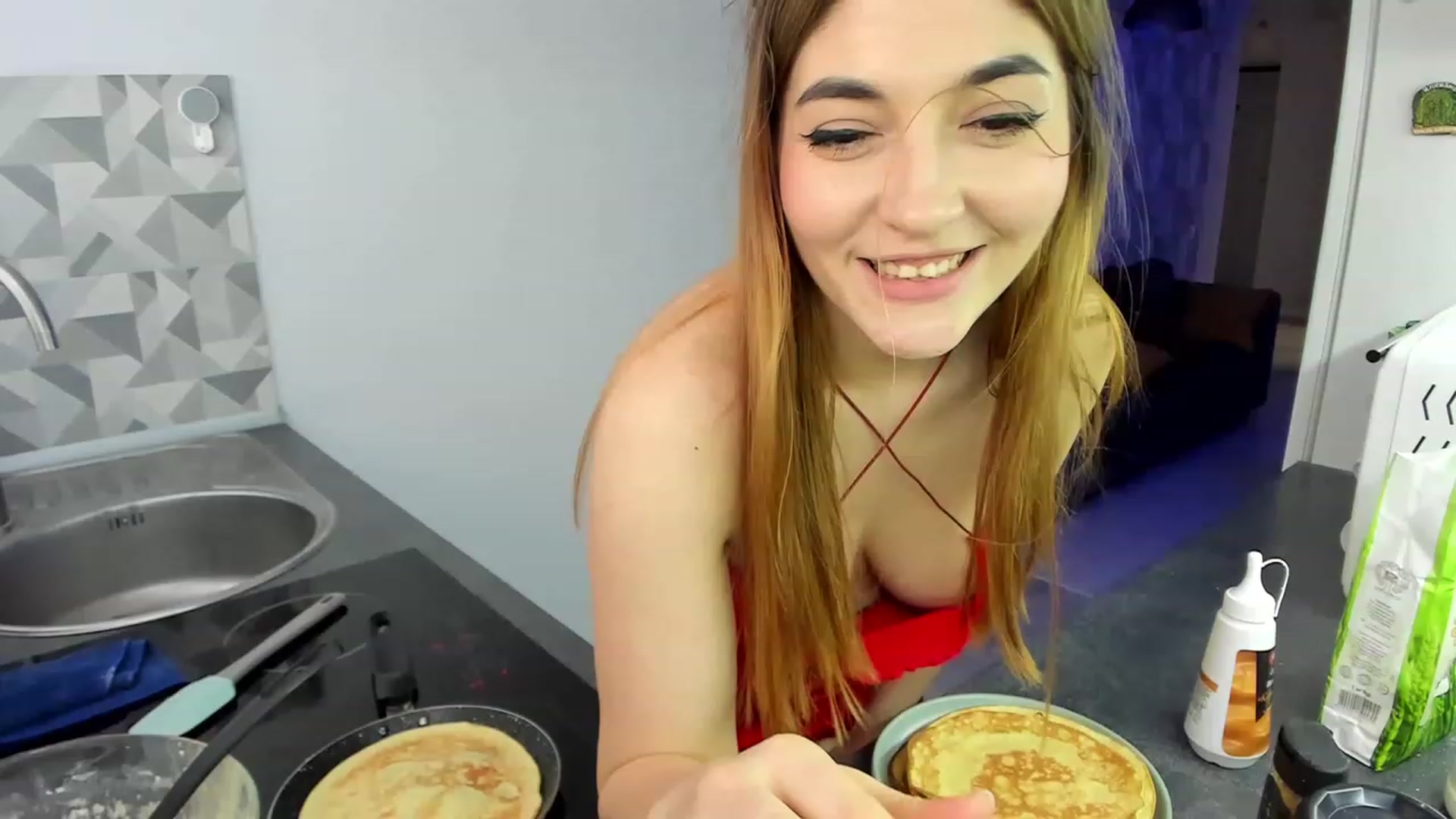 Gallery image thumbnail from Emmy_Emmy's myfreecams stream on, 03/18/2023, 10:02 image 11 of 20