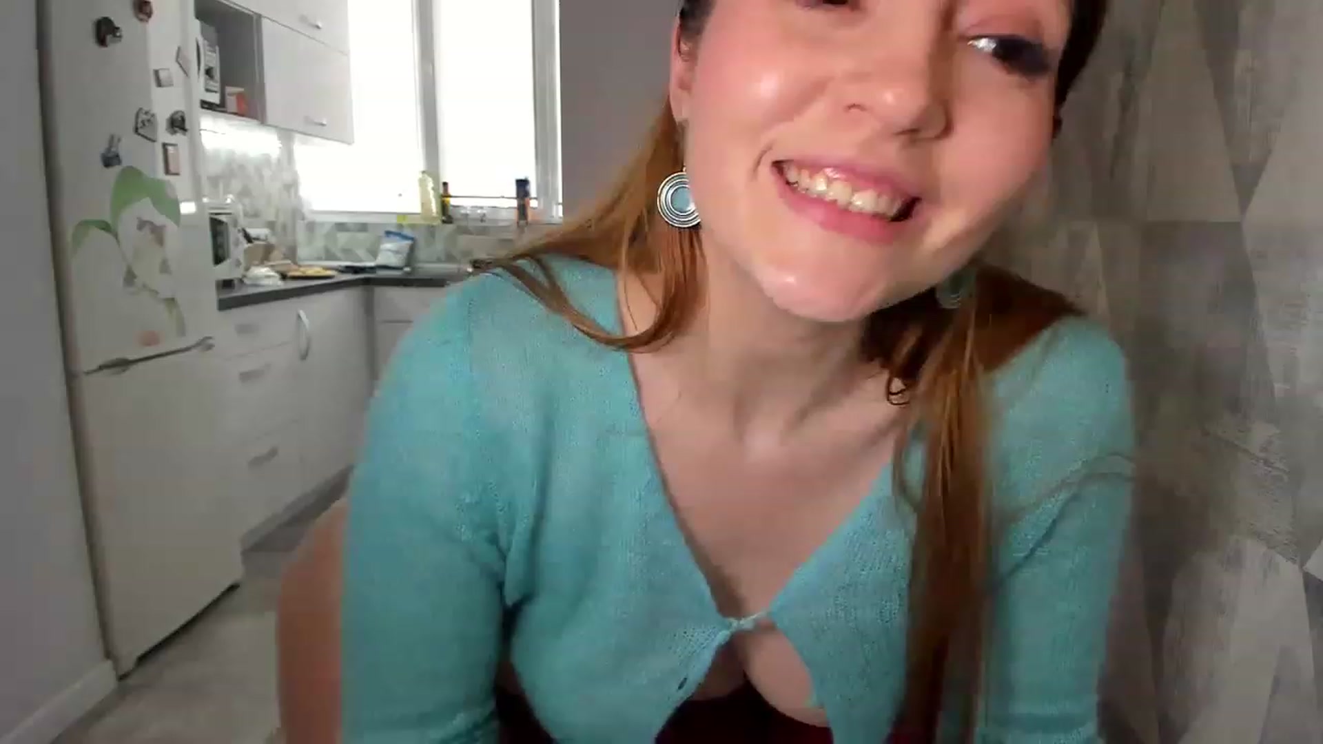 Gallery image thumbnail from Emmy_Emmy's myfreecams stream on, 04/02/2023, 10:51 image 12 of 20