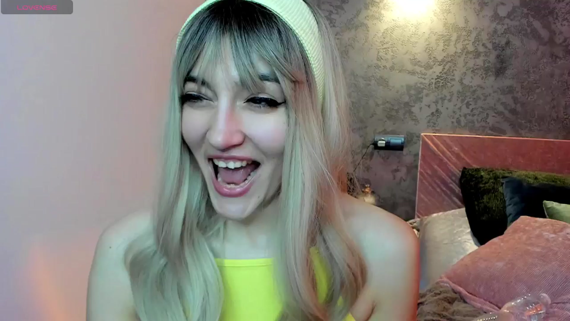 Gallery image thumbnail from Emmy_Emmy's myfreecams stream on, 02/23/2025, 09:17 image 8 of 20