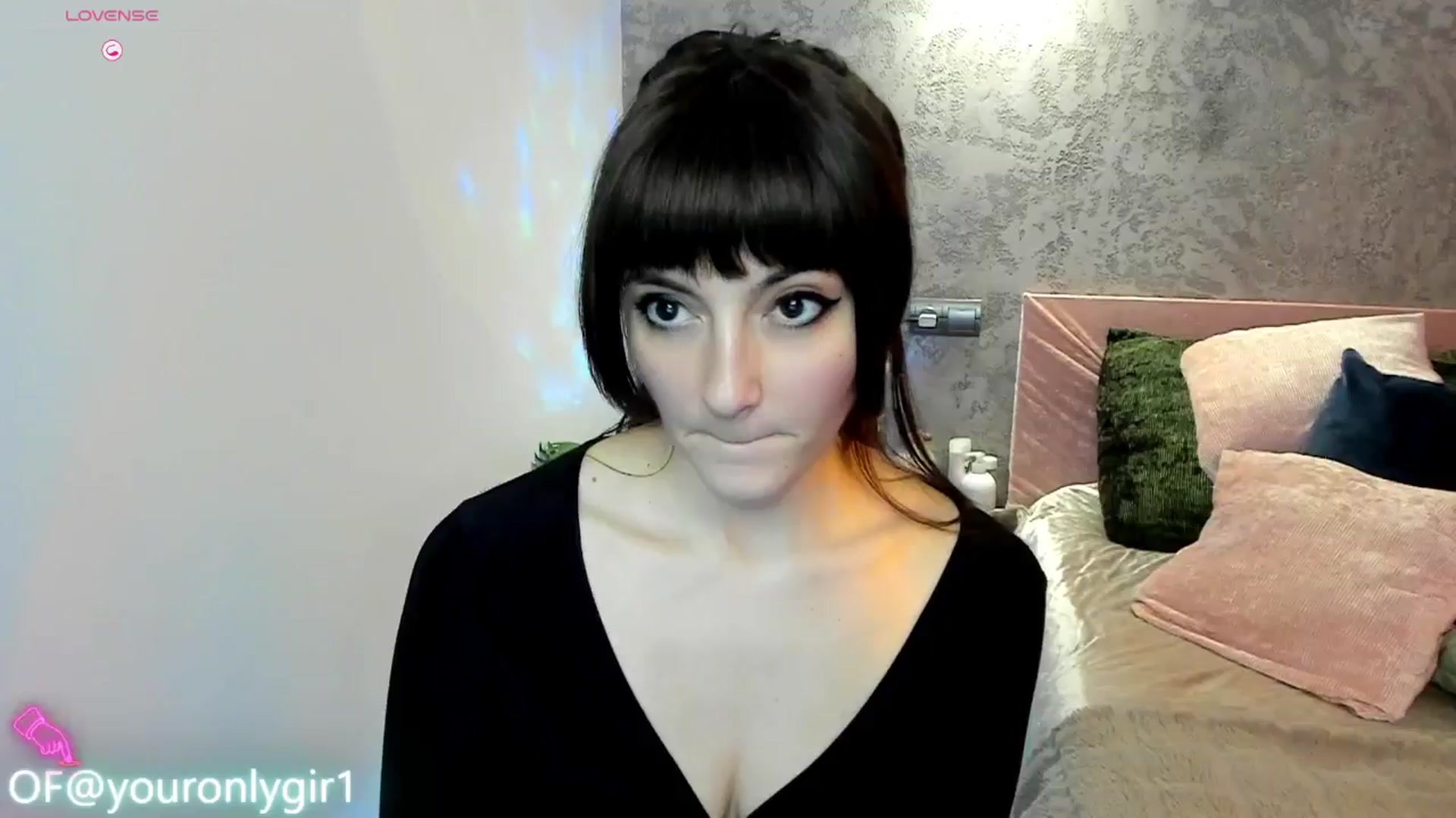 Gallery image thumbnail from Emmy_Emmy's myfreecams stream on, 02/27/2025, 13:06 image 18 of 20