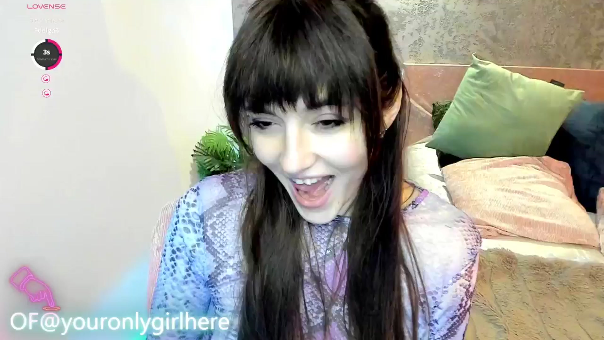 Gallery image thumbnail from Emmy_Emmy's myfreecams stream on, 03/02/2025, 10:13 image 2 of 20